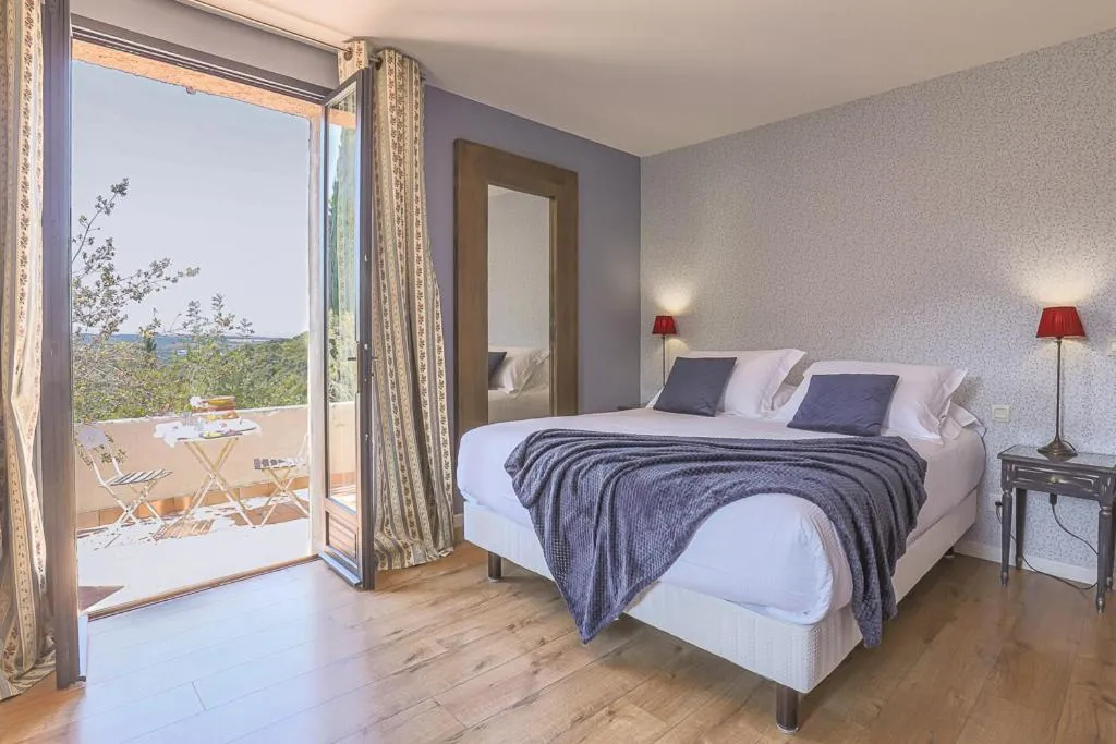 Bed in Le Relais Des Chartreuses