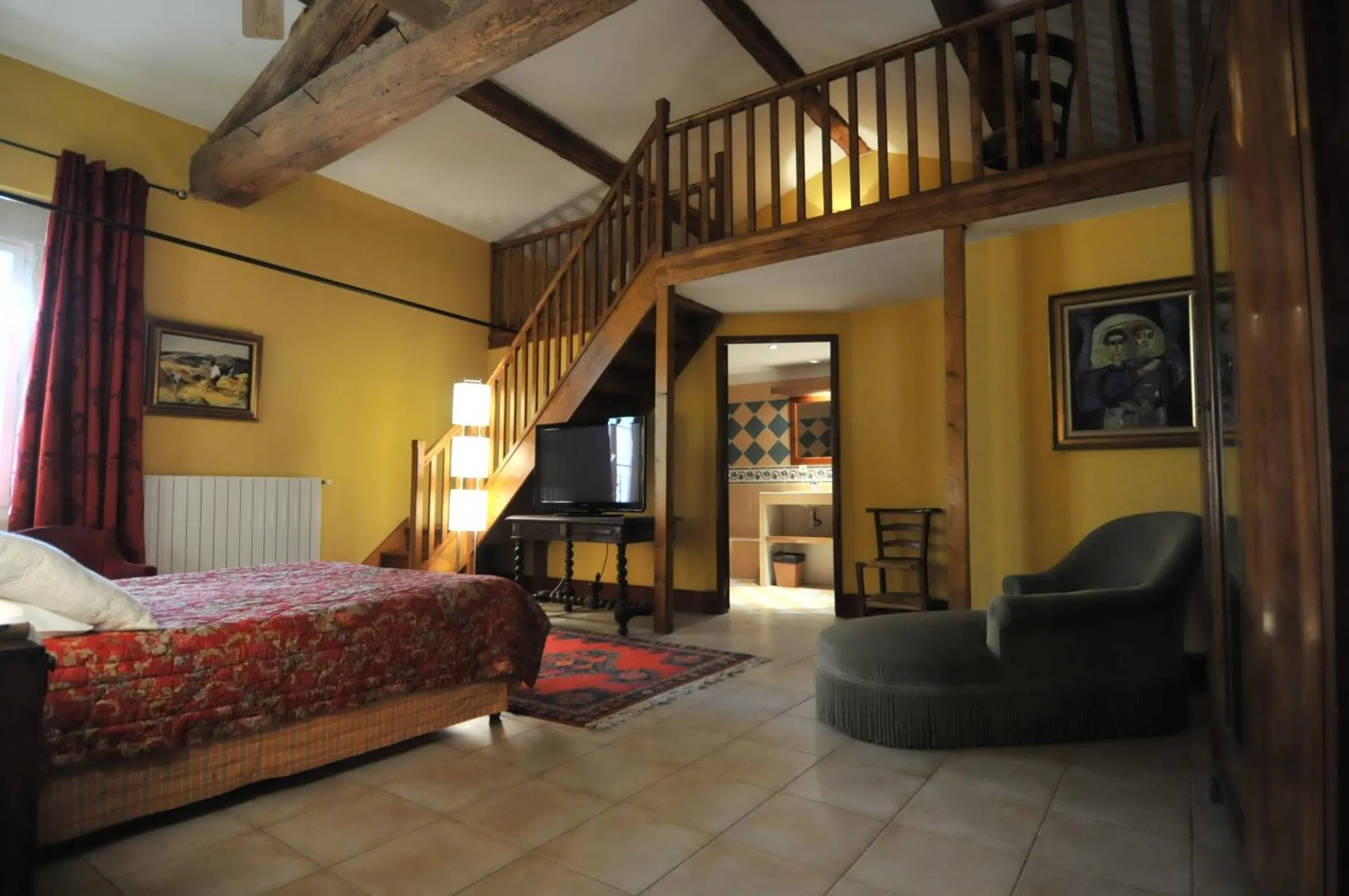 Photo of the whole room in Domaine du Grand Malherbes