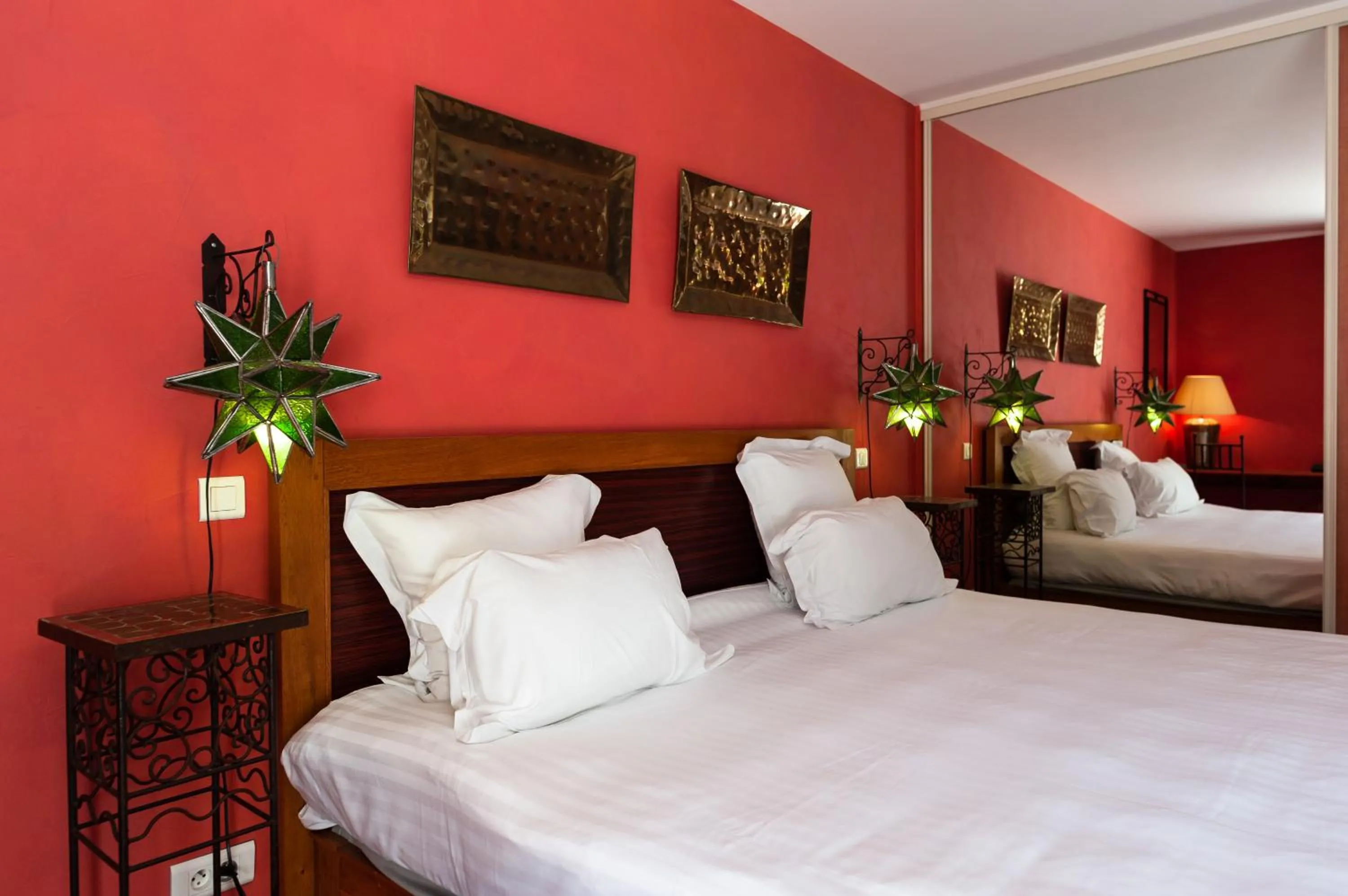 Photo of the whole room, Bed in Hôtel La Gentilhommière