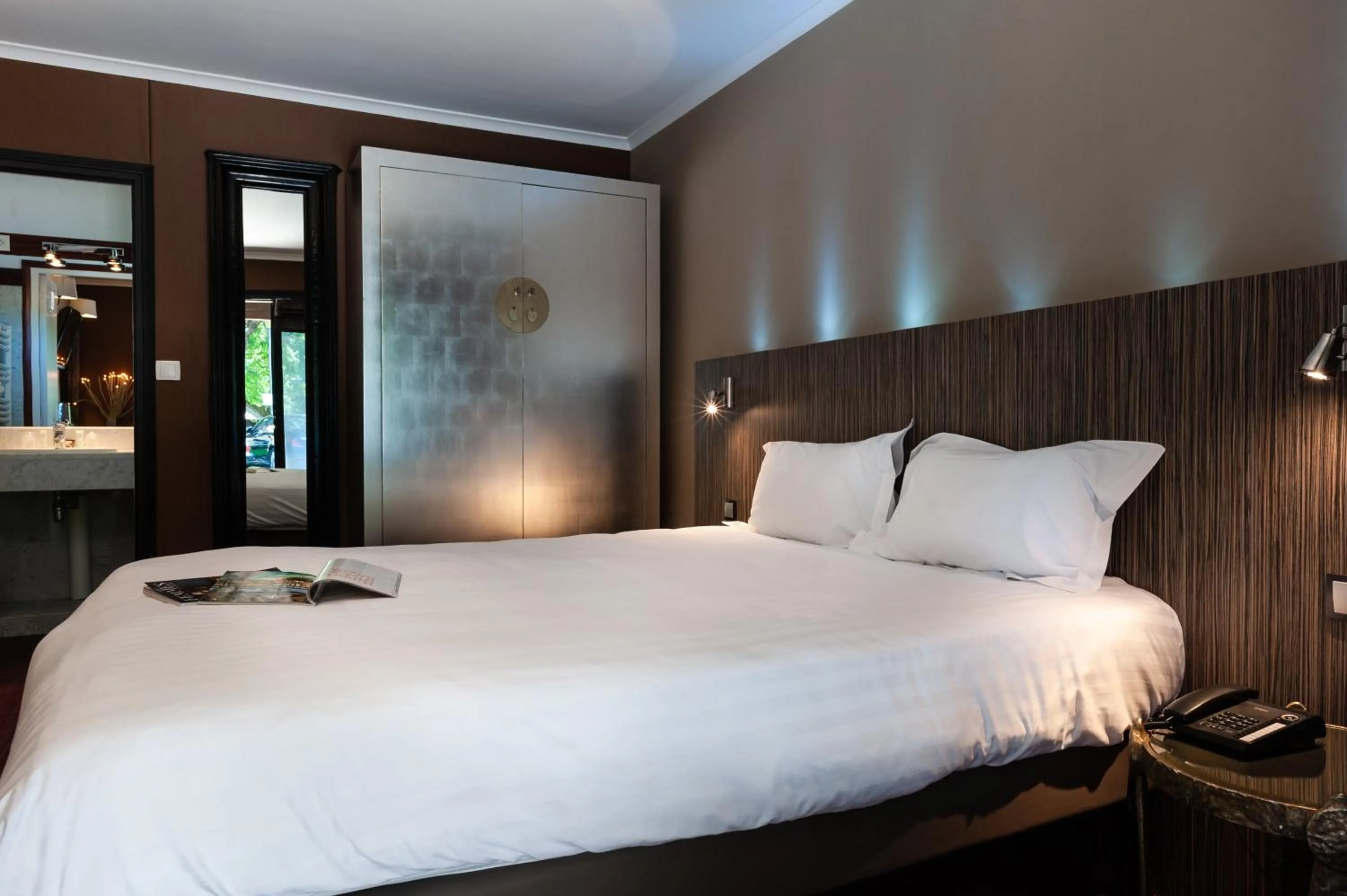 Photo of the whole room, Bed in Hôtel La Gentilhommière