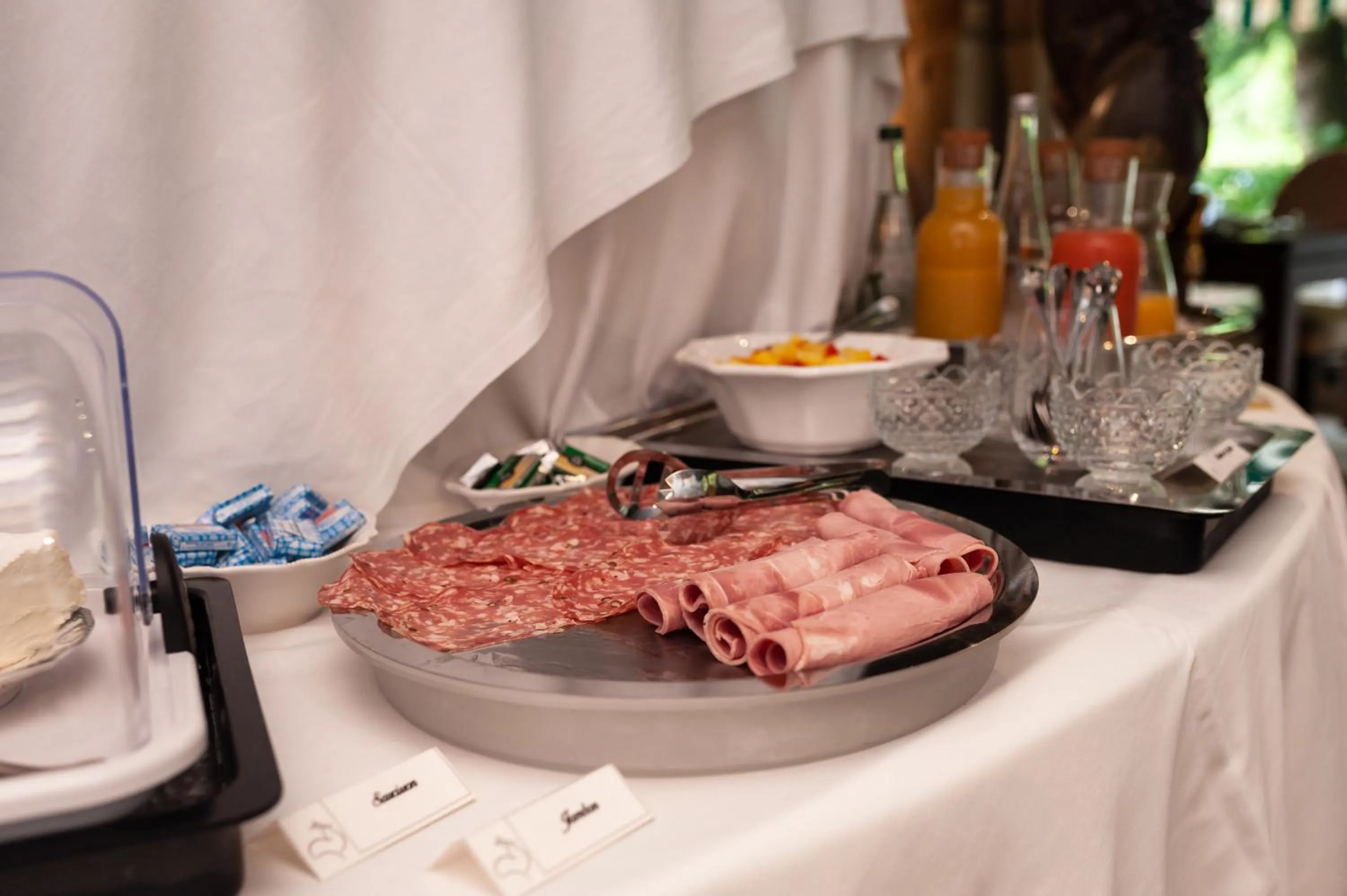 Buffet breakfast in Hôtel La Gentilhommière