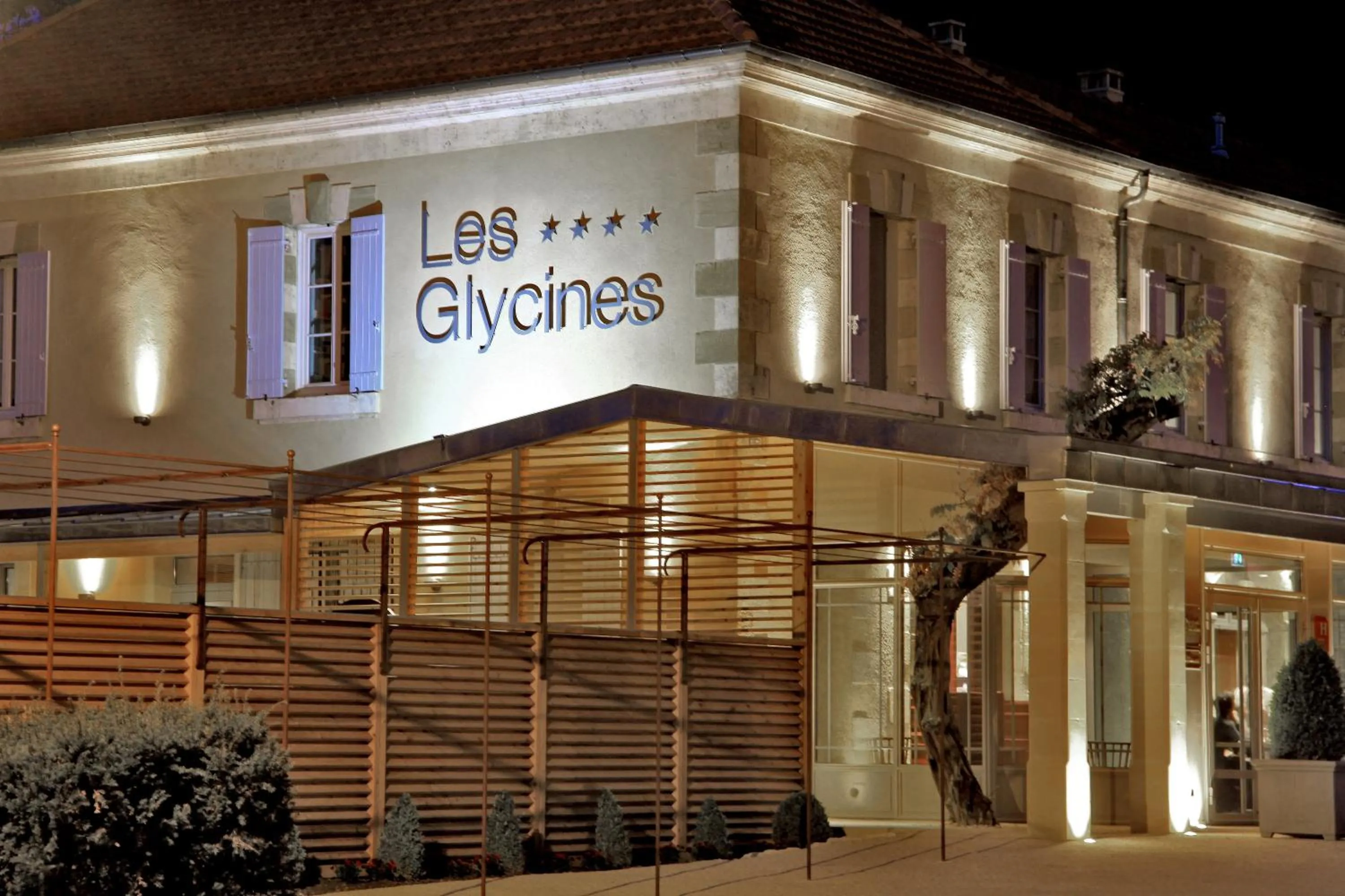 Facade/entrance in Les Glycines - Hôtel & Spa - Teritoria