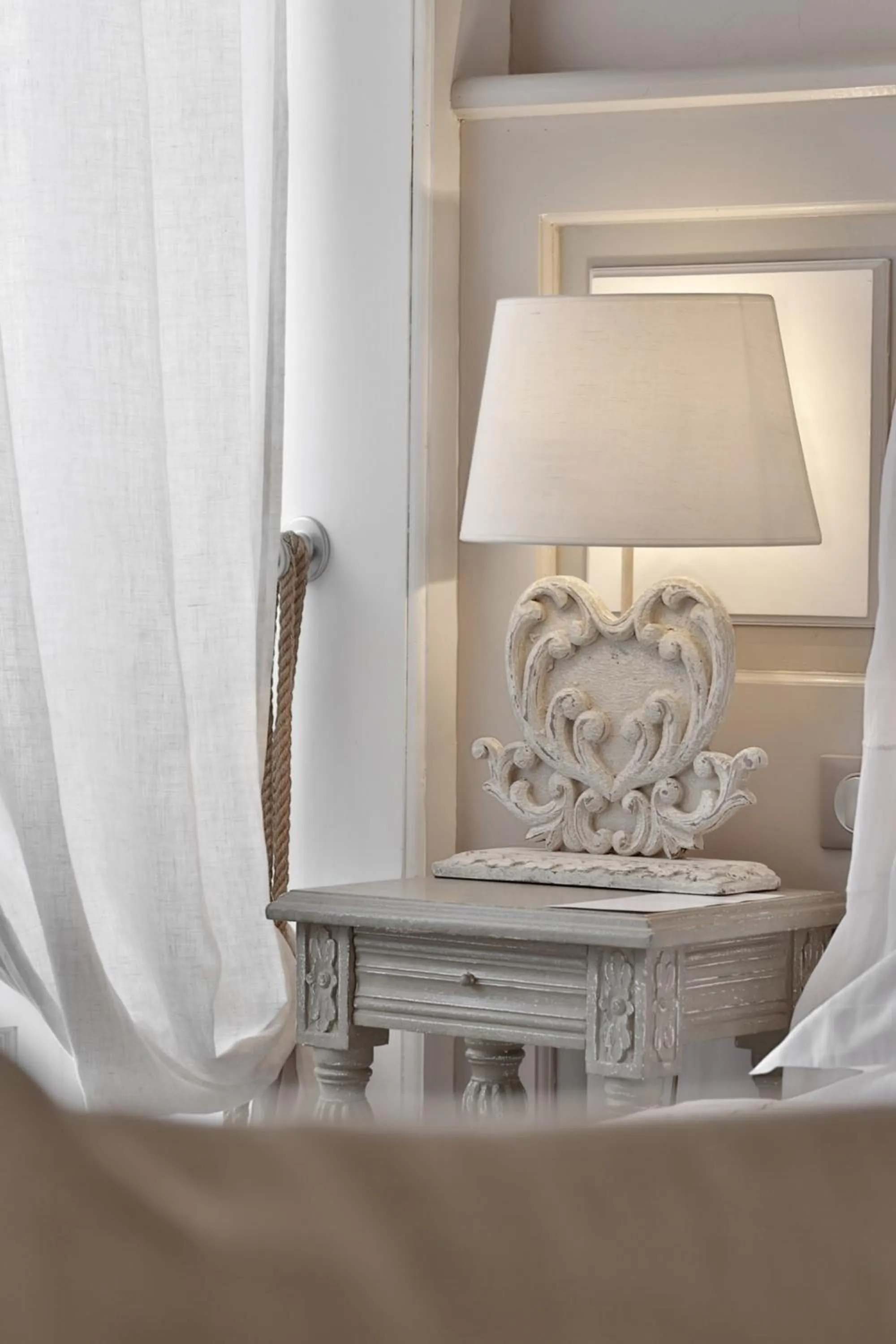 Bed in Les Glycines - Hôtel & Spa - Teritoria