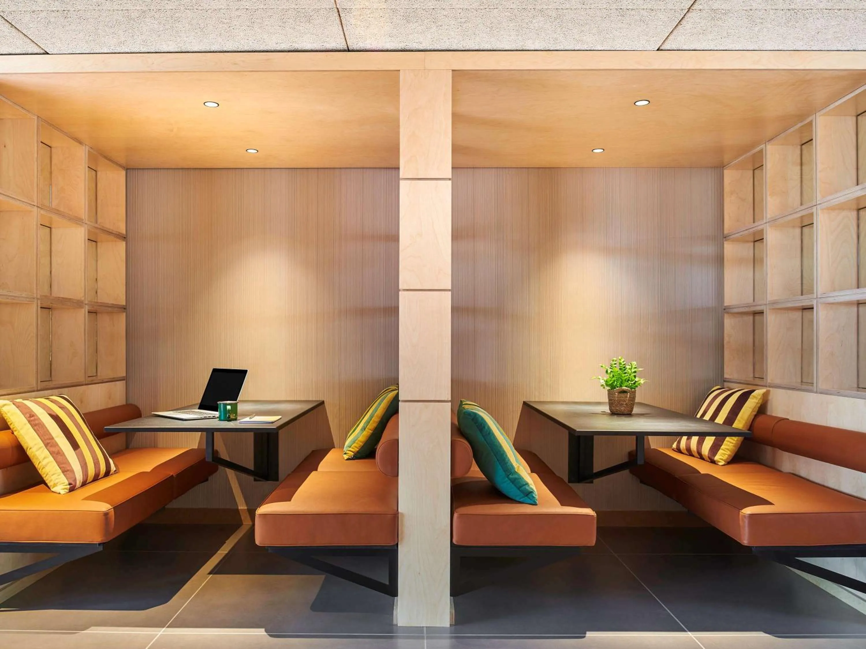 Property building in greet hotel Paris Nord 18è