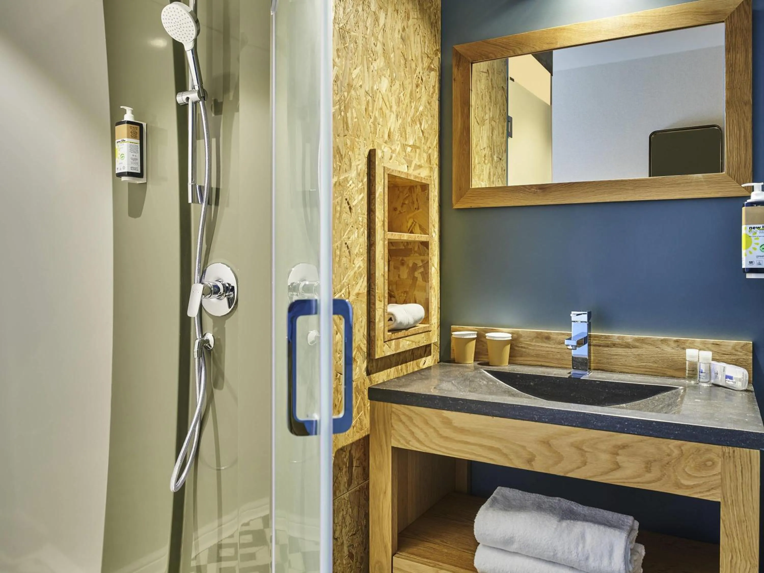 Bedroom in Greet Hotel Paris porte de la Chapelle - Aréna