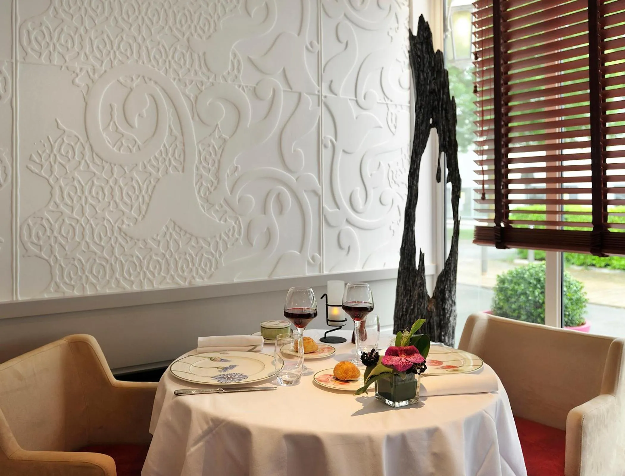 Restaurant/places to eat in Logis Hôtel restaurant LE MEDICIS