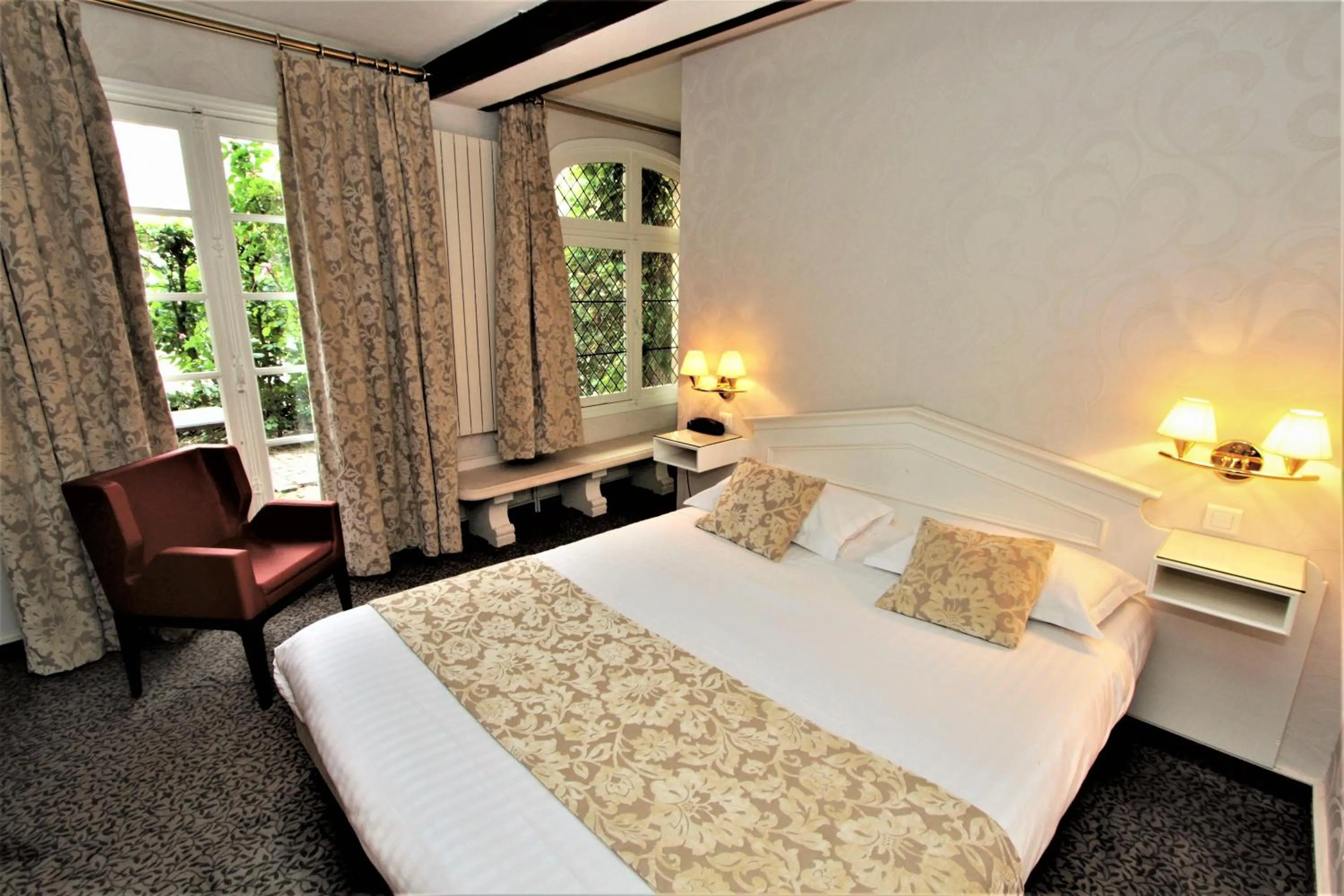 Bed in Hôtel Le Régent