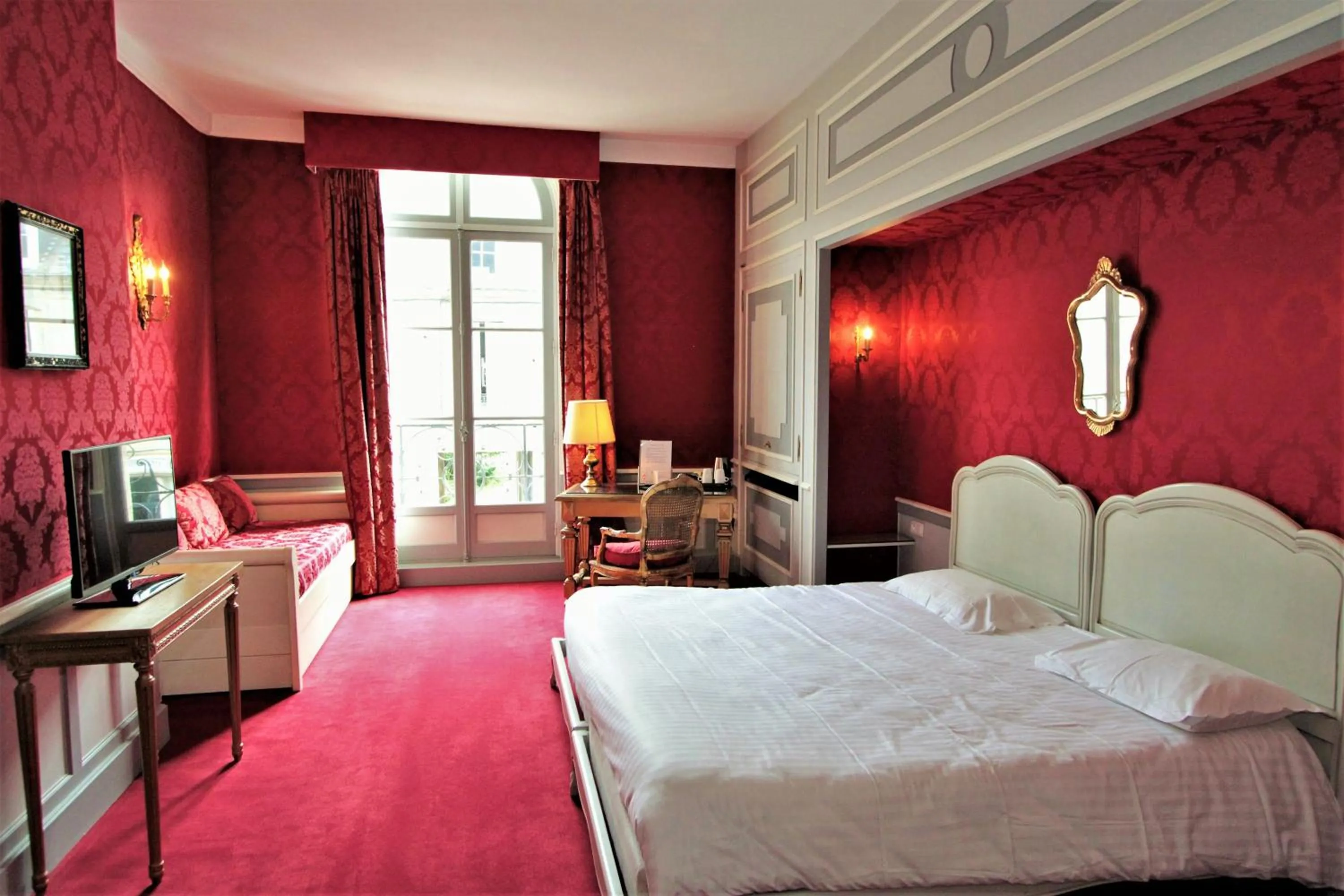Bed in Hôtel Le Régent