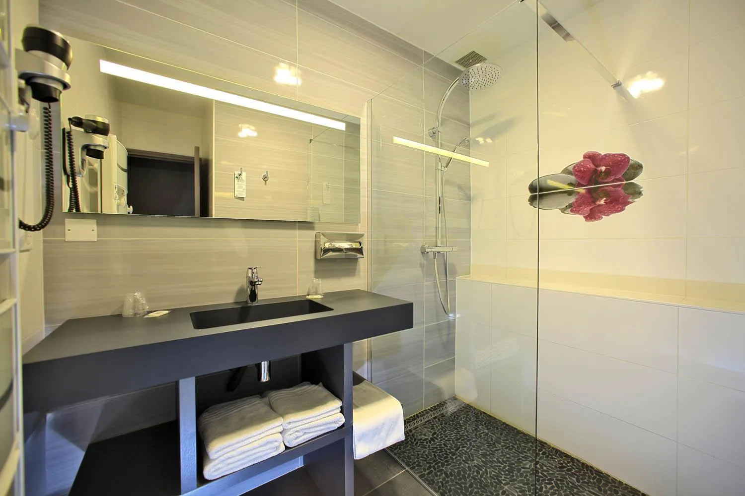 Bathroom in Hotel Restaurant Laborderie