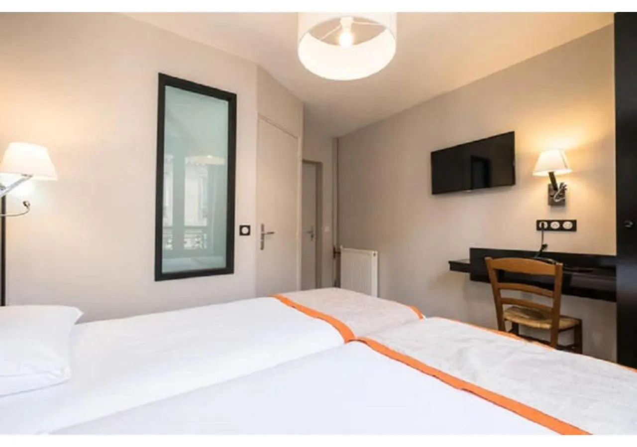 Bedroom, Bed in Bonséjour Montmartre