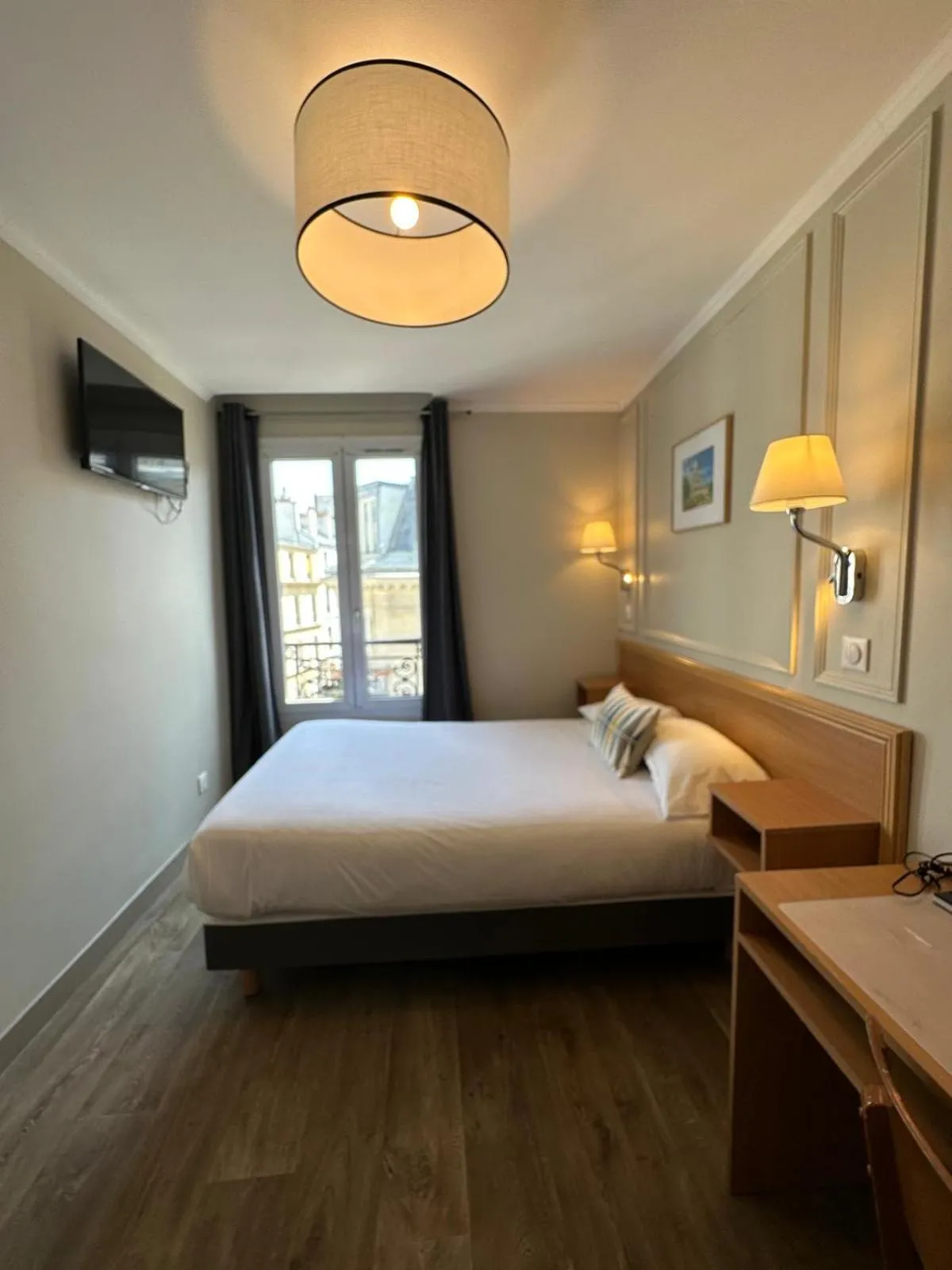 Bedroom, Bed in Bonséjour Montmartre