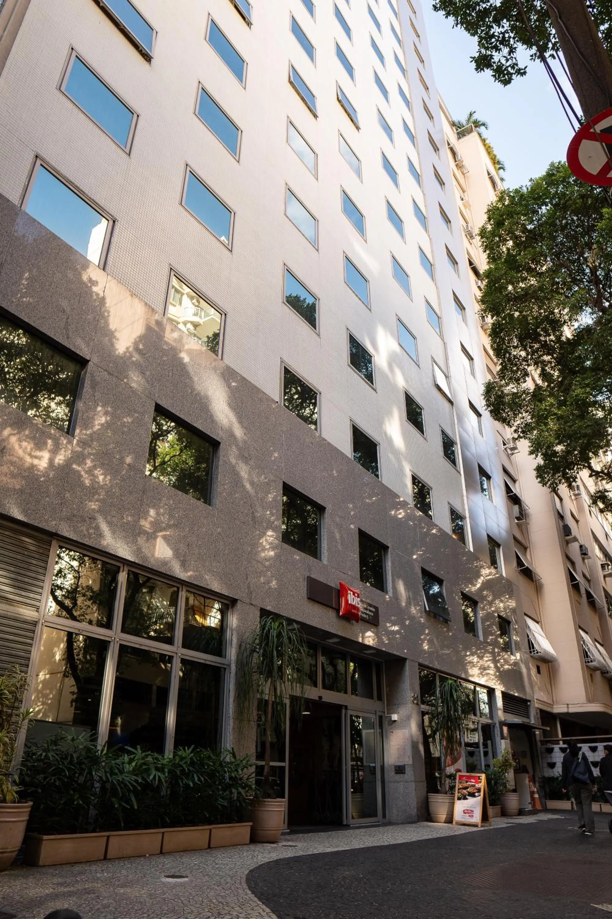 Property building in ibis Copacabana Posto 5