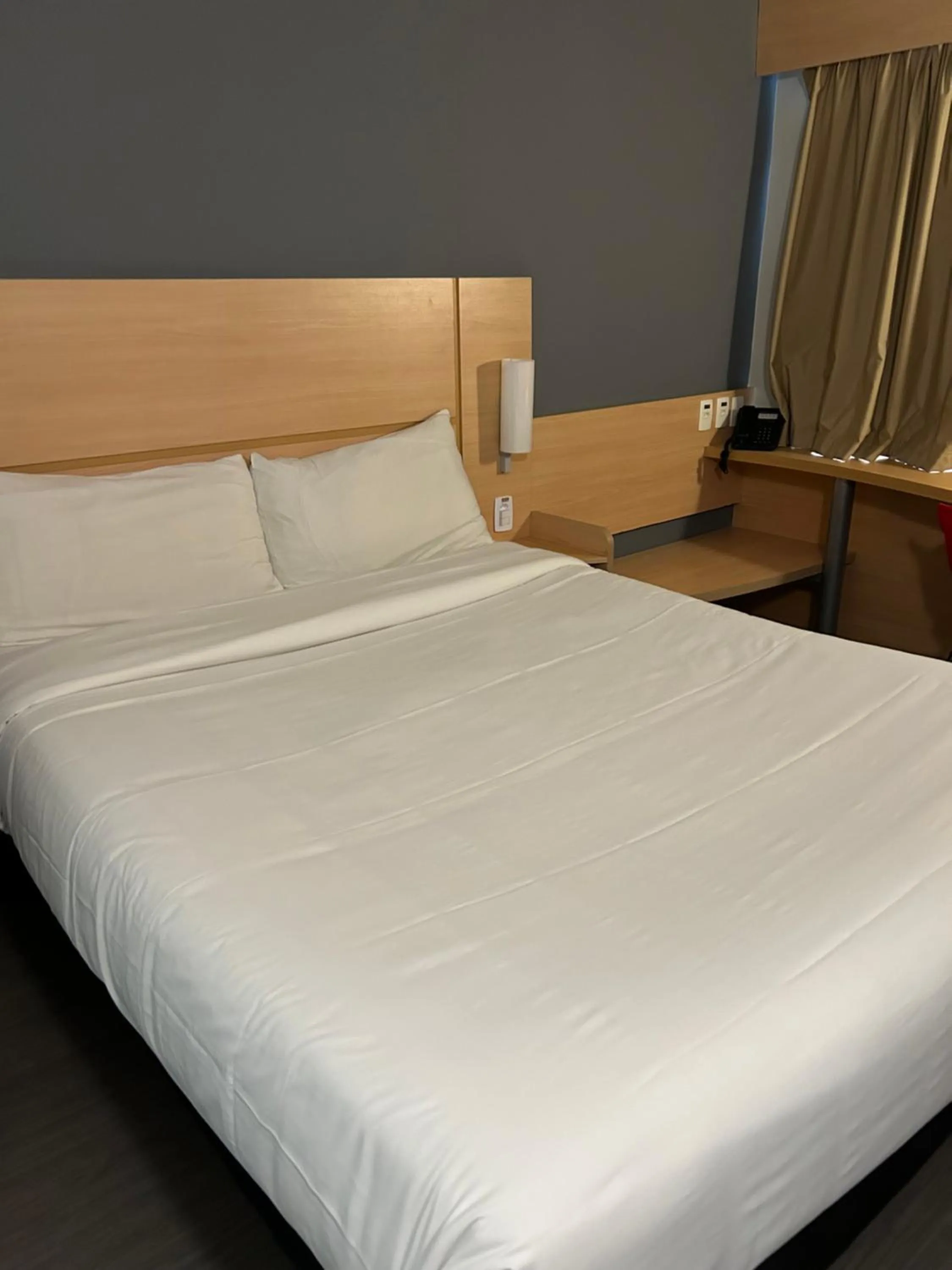 Property building, Bed in ibis Copacabana Posto 5