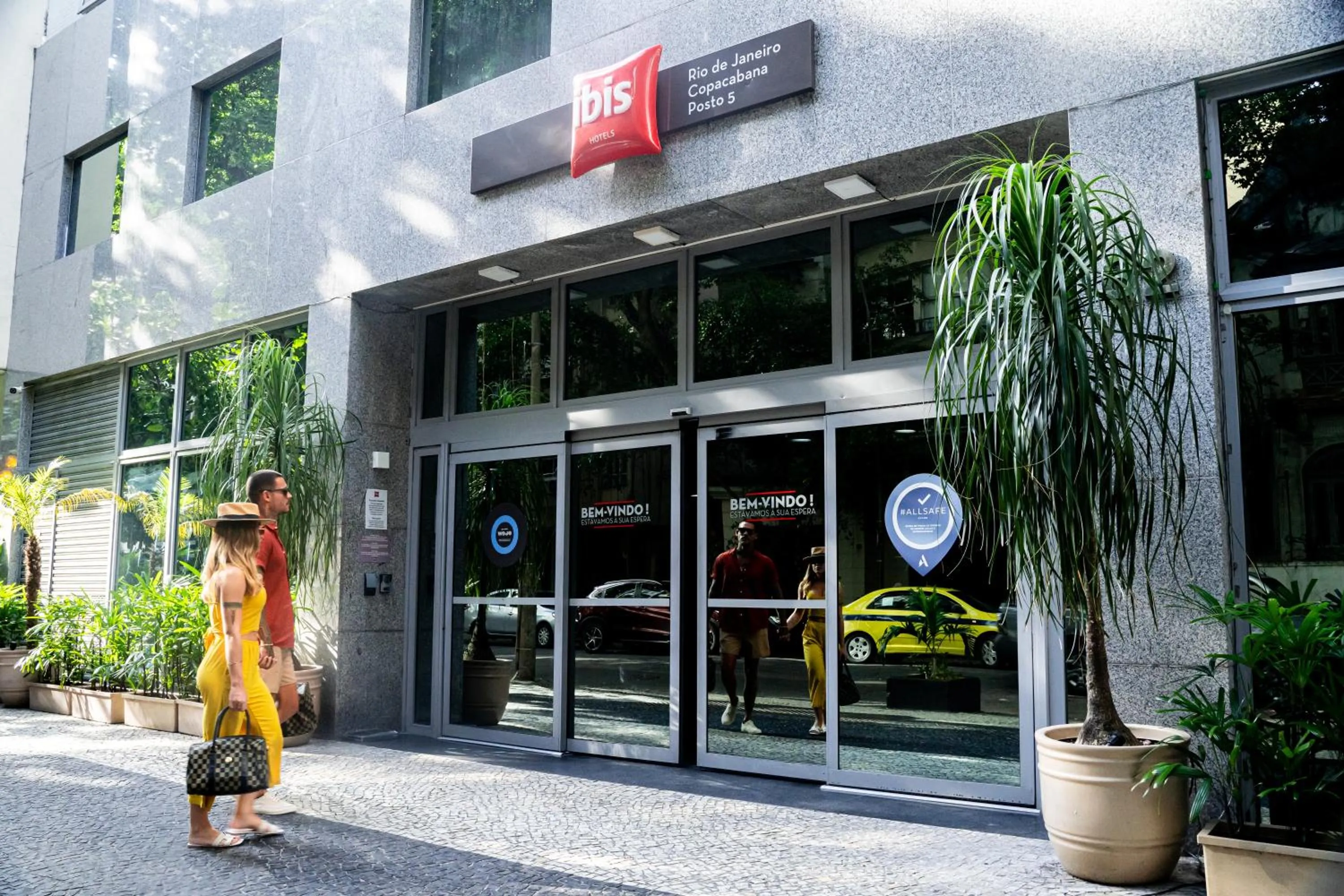 Property building in ibis Copacabana Posto 5