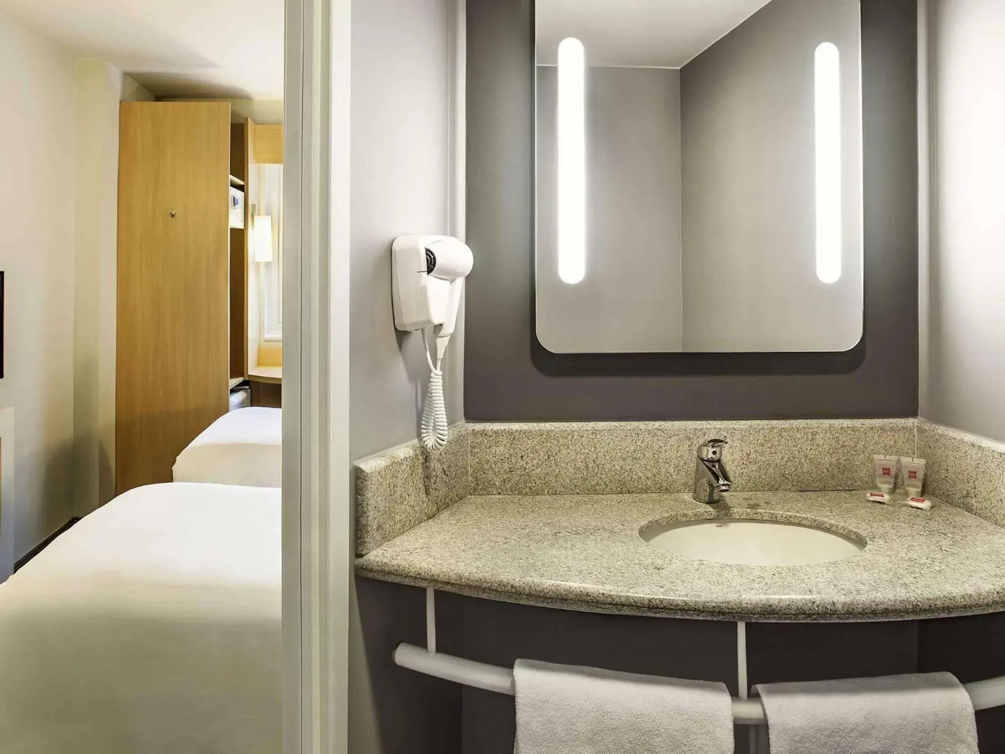 Bedroom, Bed in ibis Copacabana Posto 5 Bedroom, Bed in ibis Copacabana Posto 5