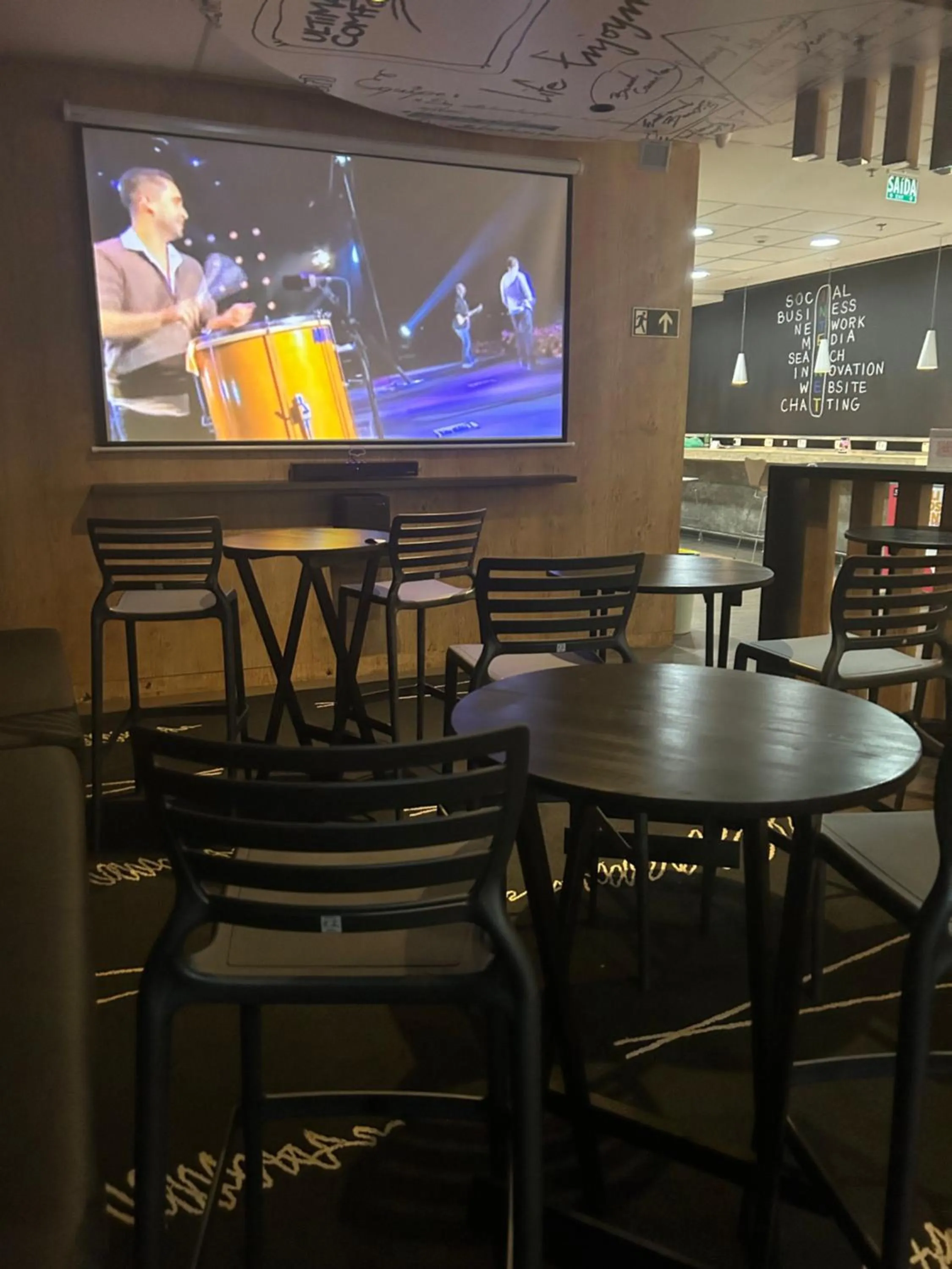 Seating area in ibis Copacabana Posto 5