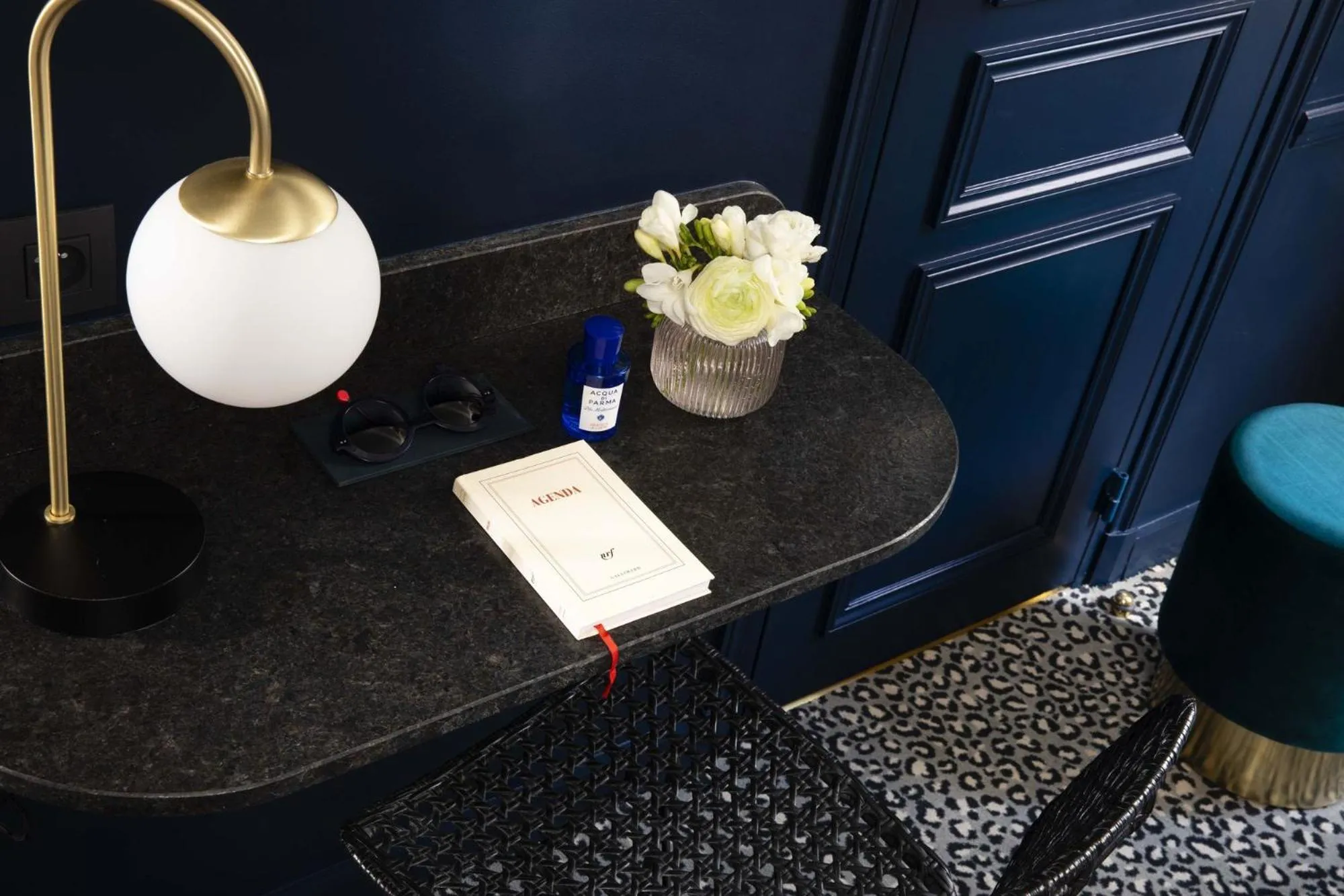 Seating area in Hôtel Gramont