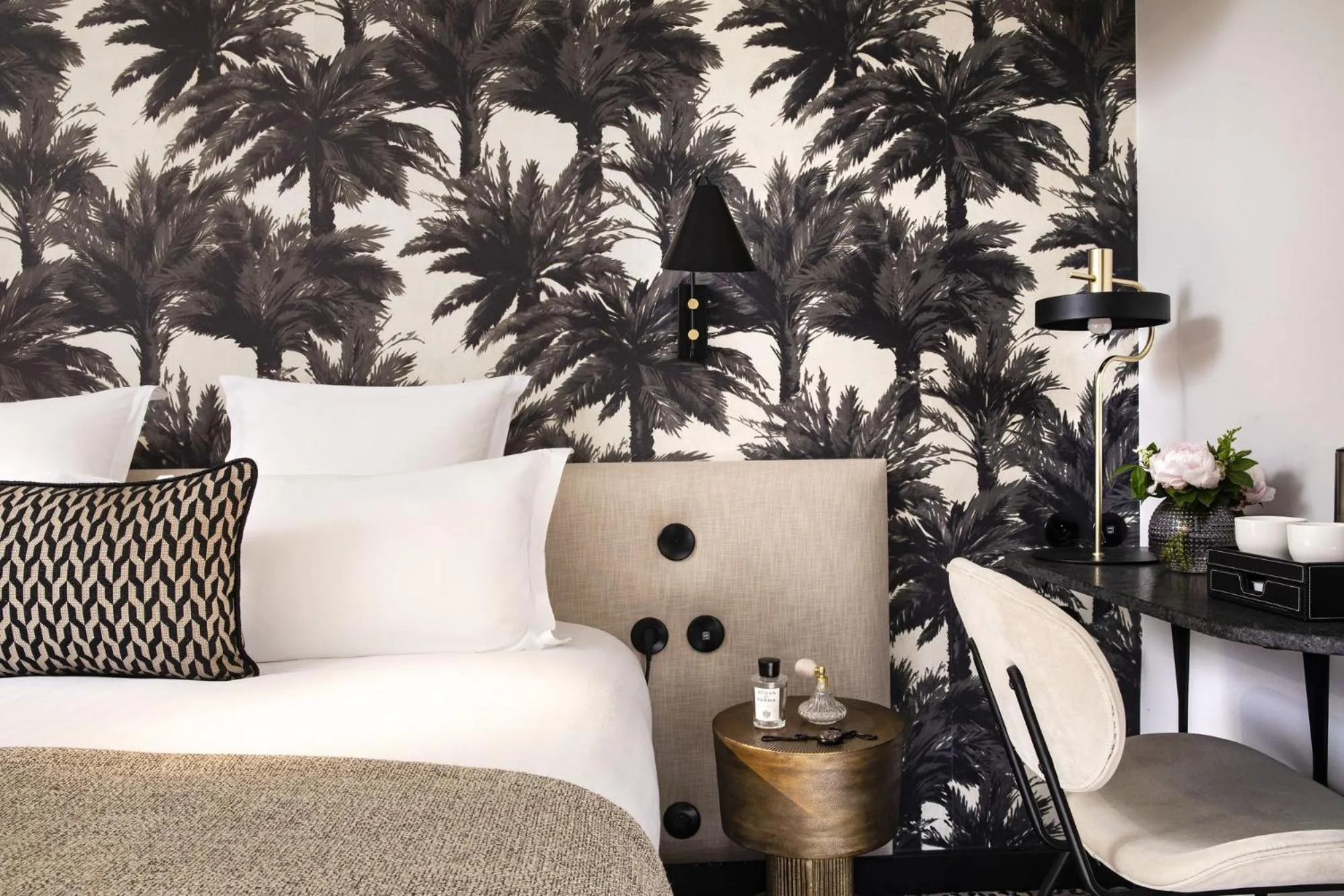 Seating area, Bed in Hôtel Gramont