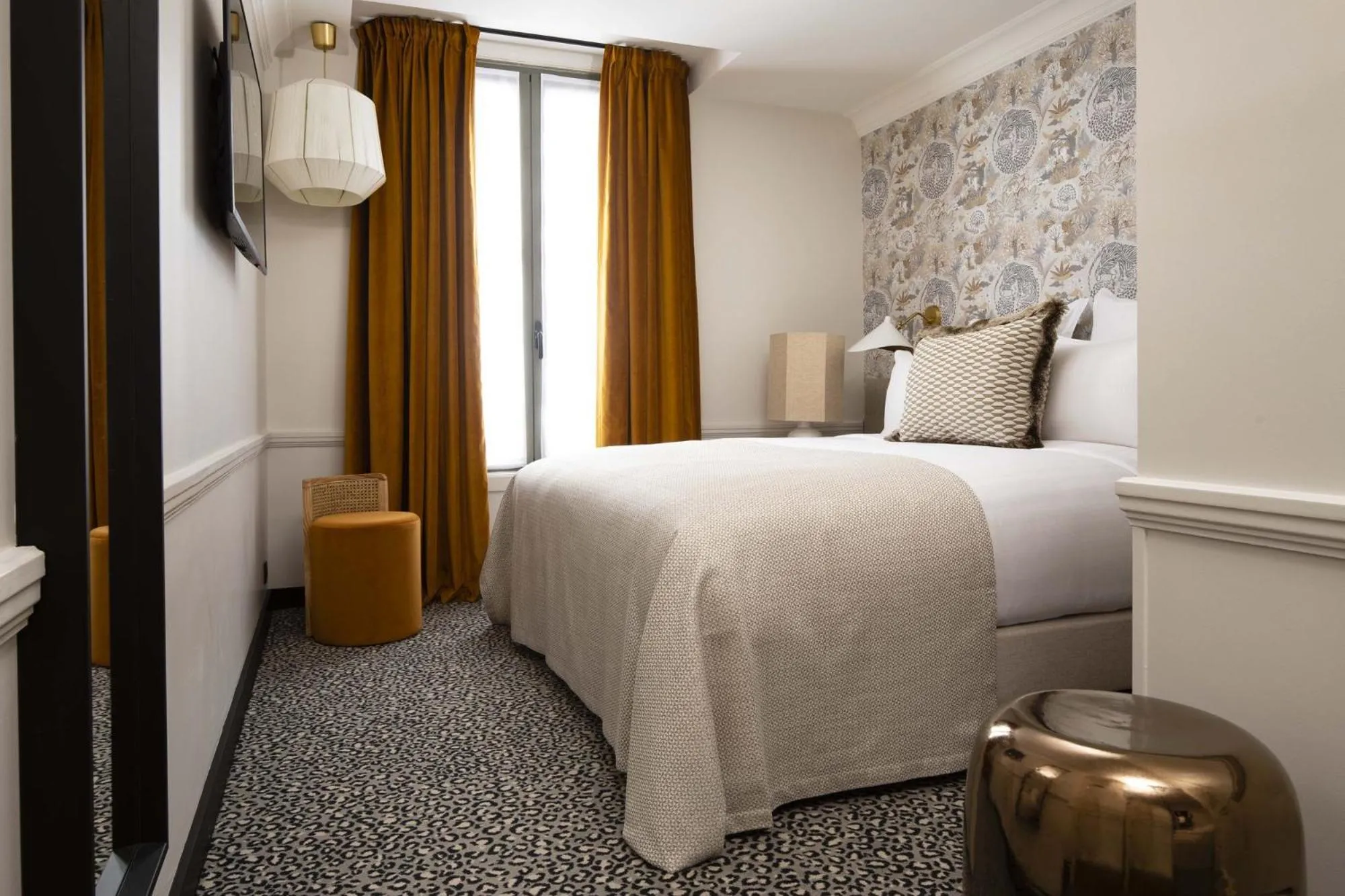 Bedroom, Bed in Hôtel Gramont