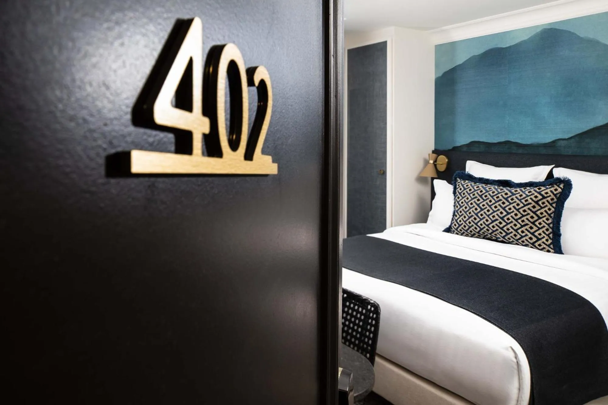 Bedroom, Bed in Hôtel Gramont