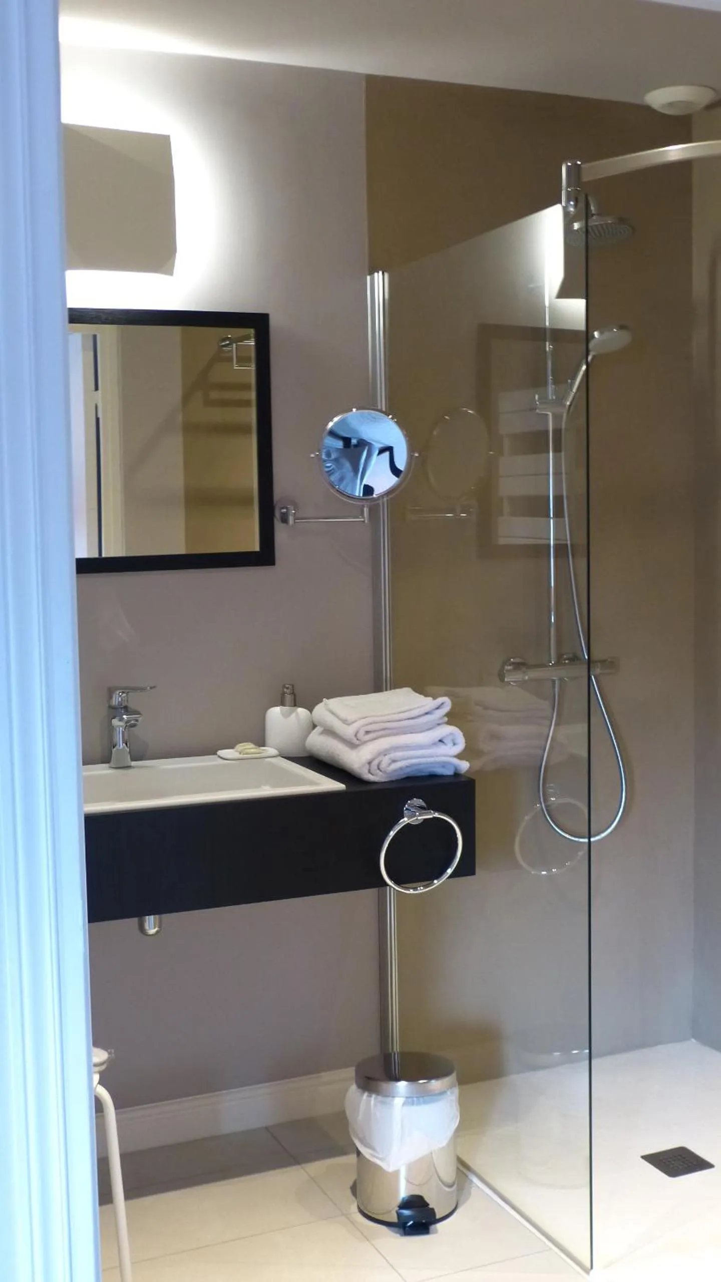 Bathroom in L'Aubinière Hôtel Restaurant & Spa