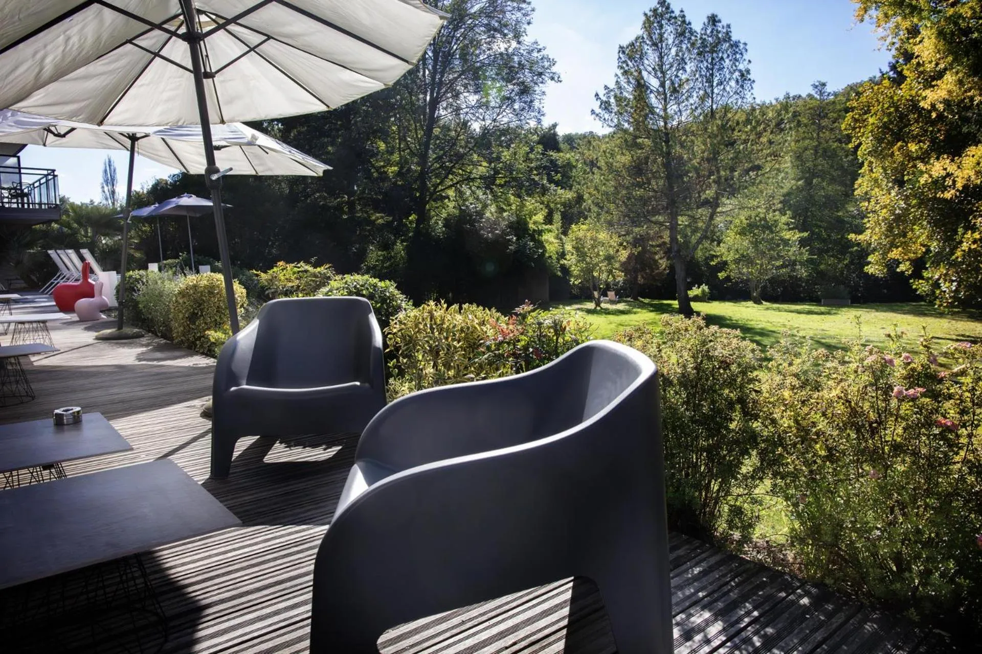Patio in L'Aubinière Hôtel Restaurant & Spa