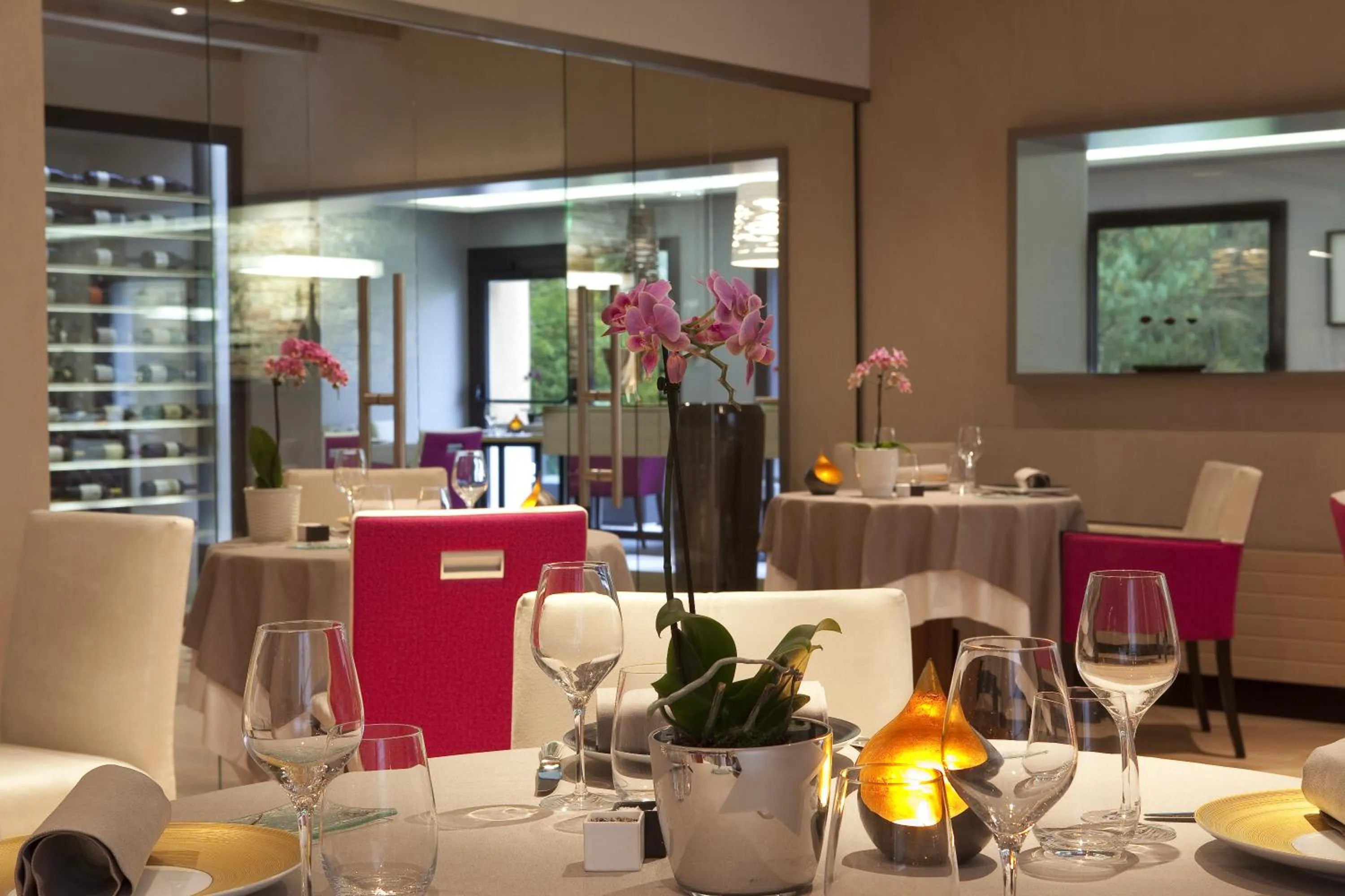 Restaurant/places to eat in L'Aubinière Hôtel Restaurant & Spa