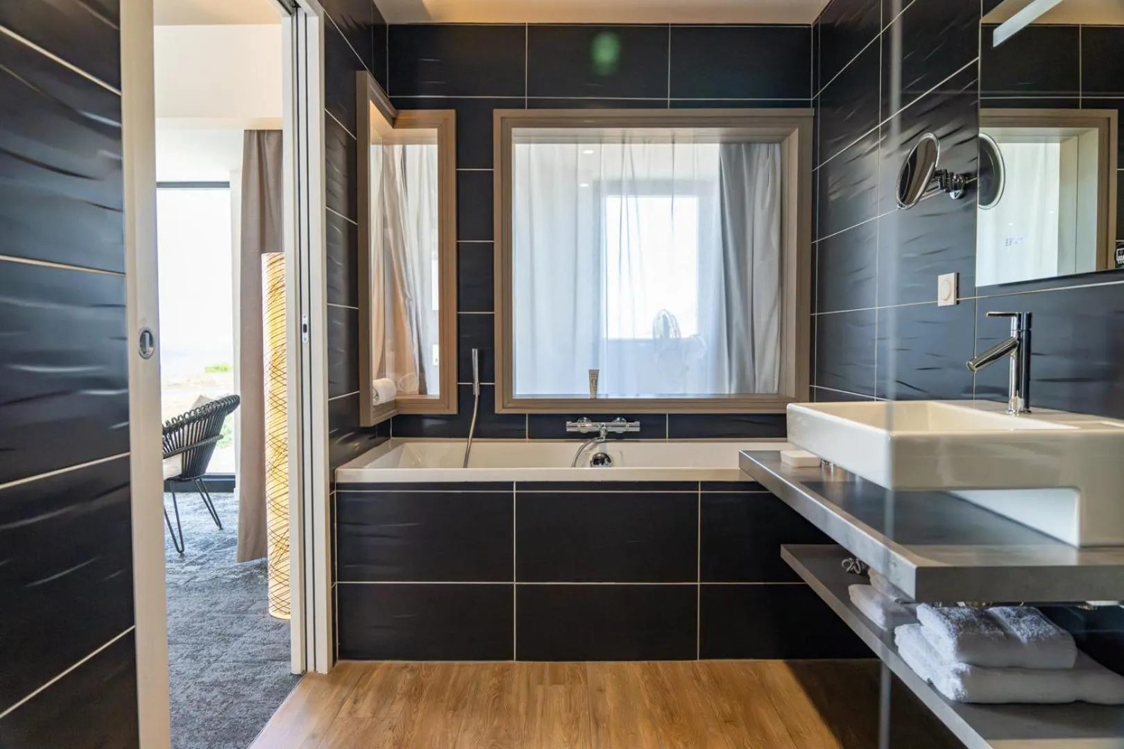 Bathroom in Hostellerie de la Pointe Saint-Mathieu - SPA & Restaurant