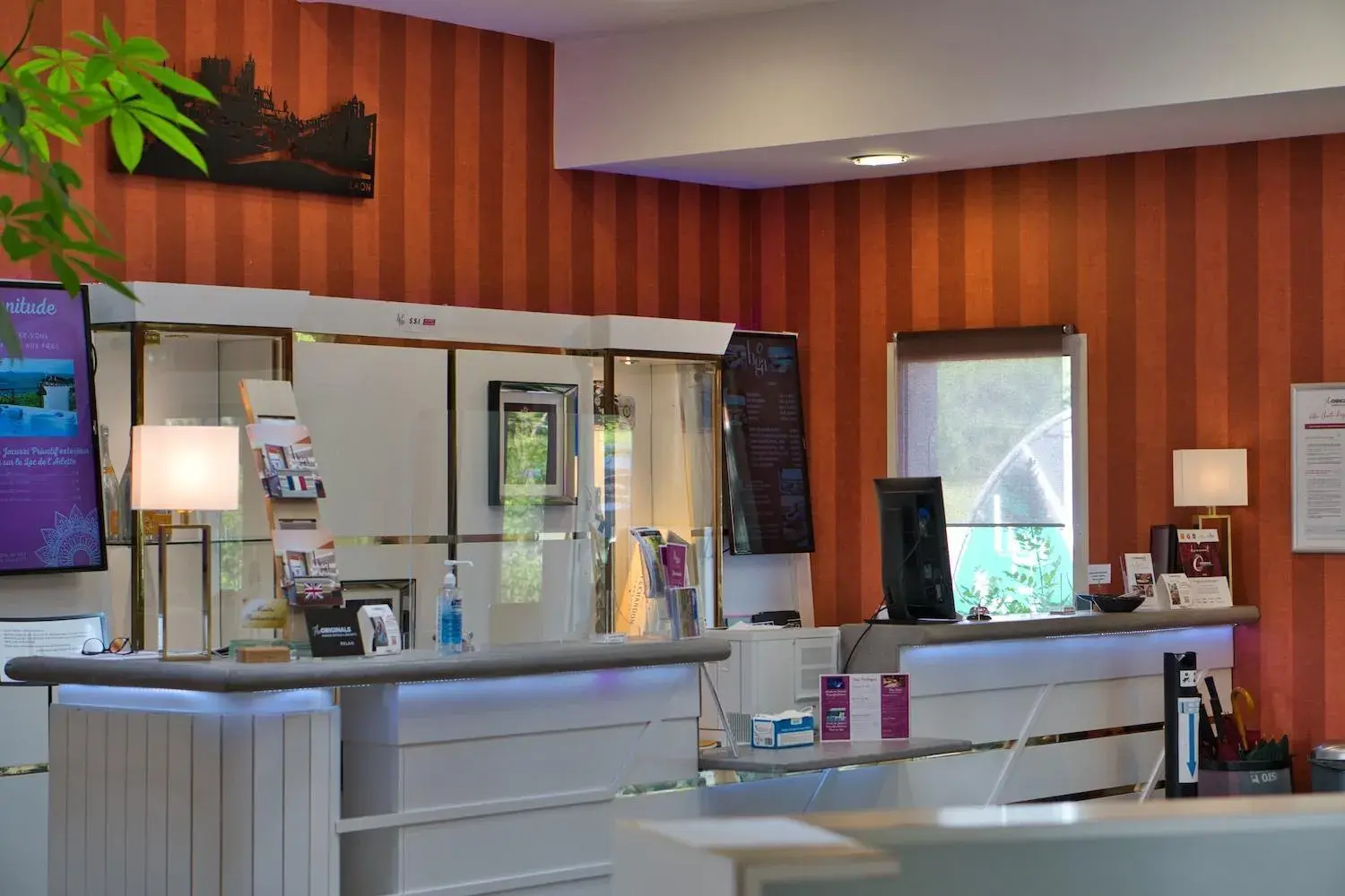 Lobby or reception in Hôtel du Golf de l'Ailette, The Originals Relais Lobby or reception in Hôtel du Golf de l'Ailette, The Originals Relais