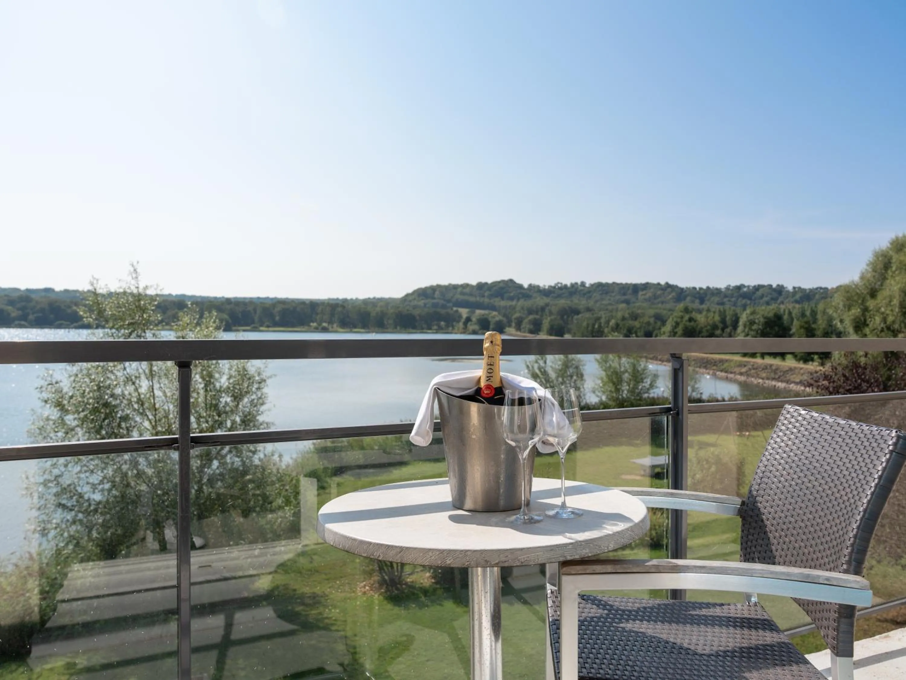 Balcony/Terrace in Hôtel du Golf de l'Ailette, The Originals Relais