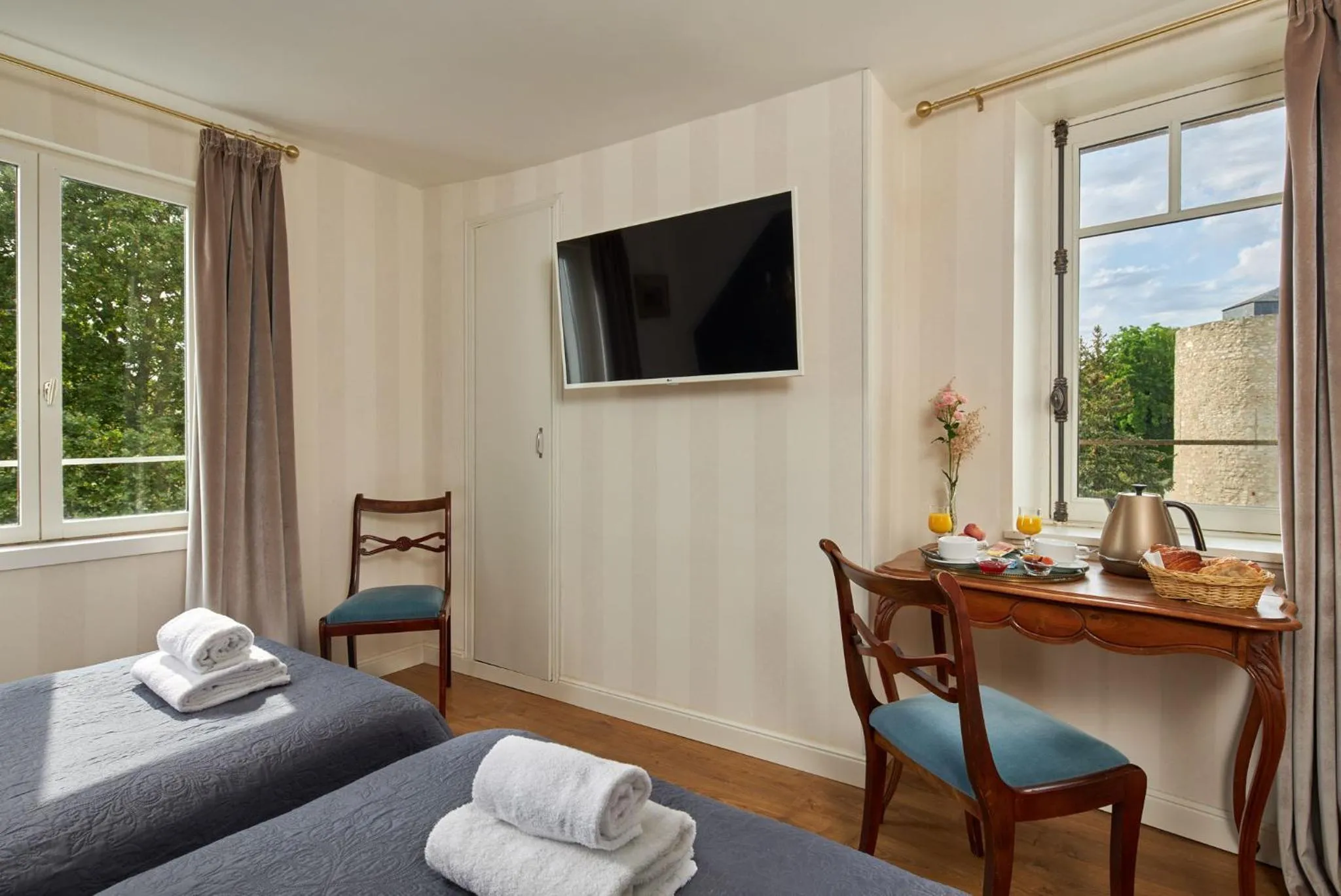Bedroom in Hôtel De France Et De Guise - 1891