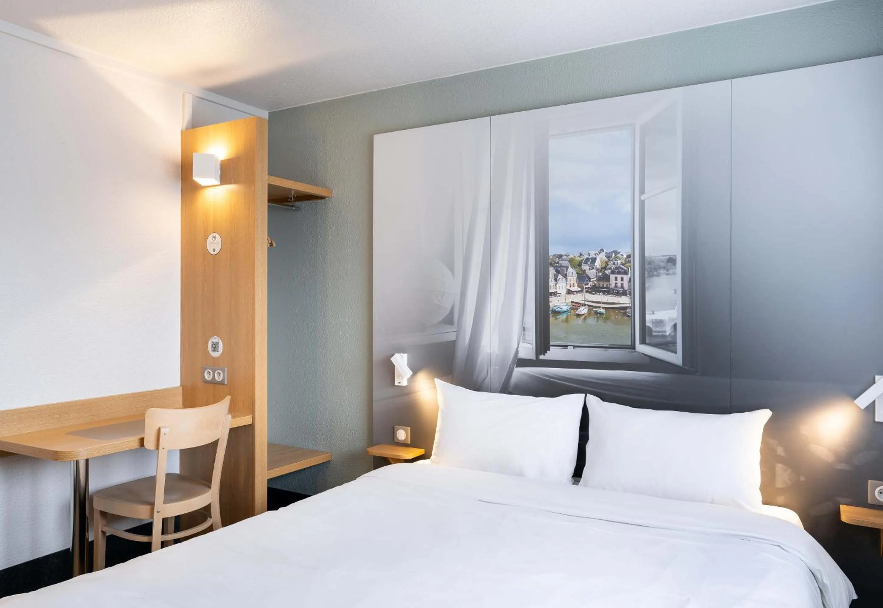 Bedroom, Bed in B&B HOTEL Auray Carnac