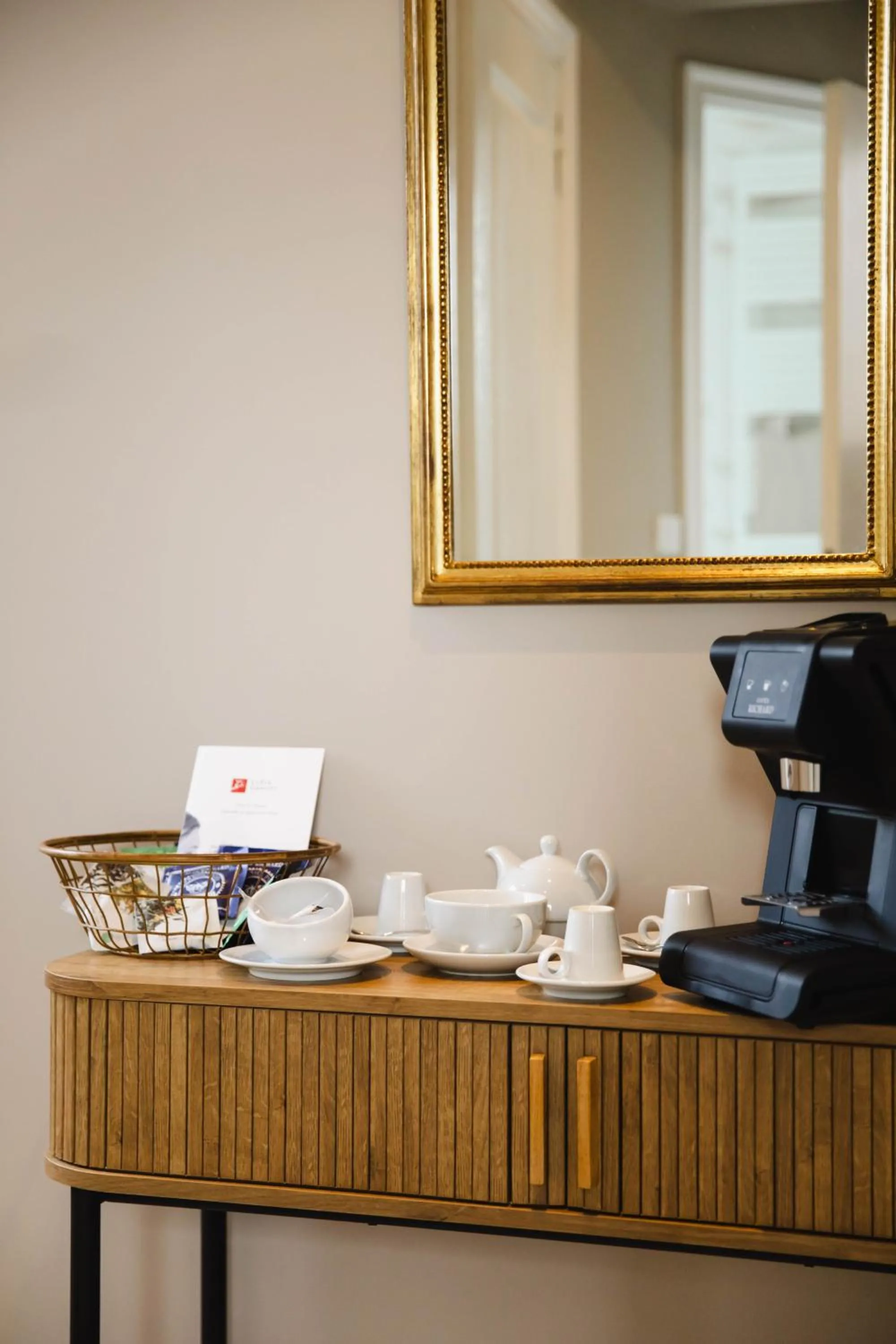 Coffee/tea facilities in Le Castel Cabourg hôtel & SPA- Restaurant La Calypso