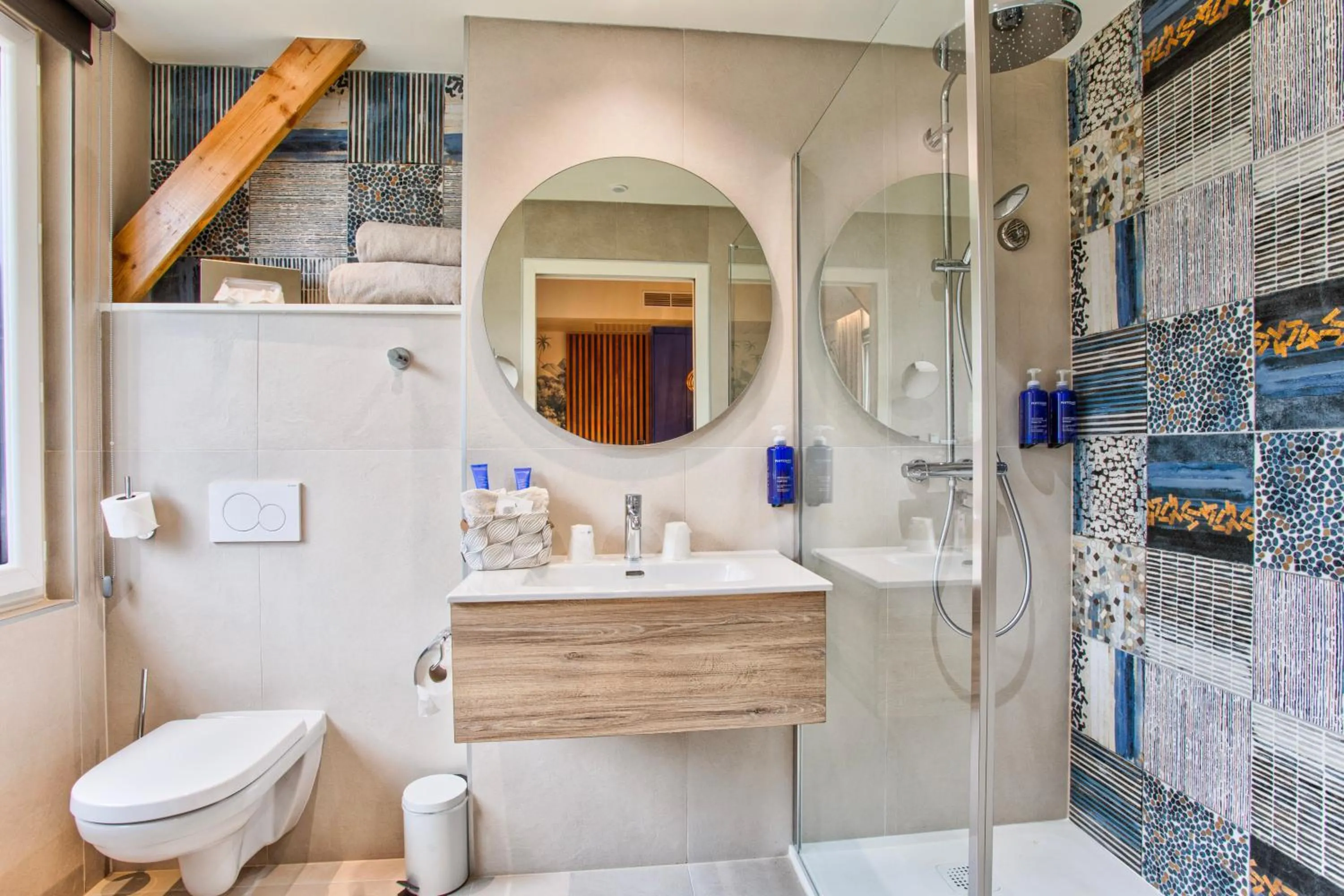 Bathroom in Le Castel Cabourg hôtel & SPA- Restaurant La Calypso