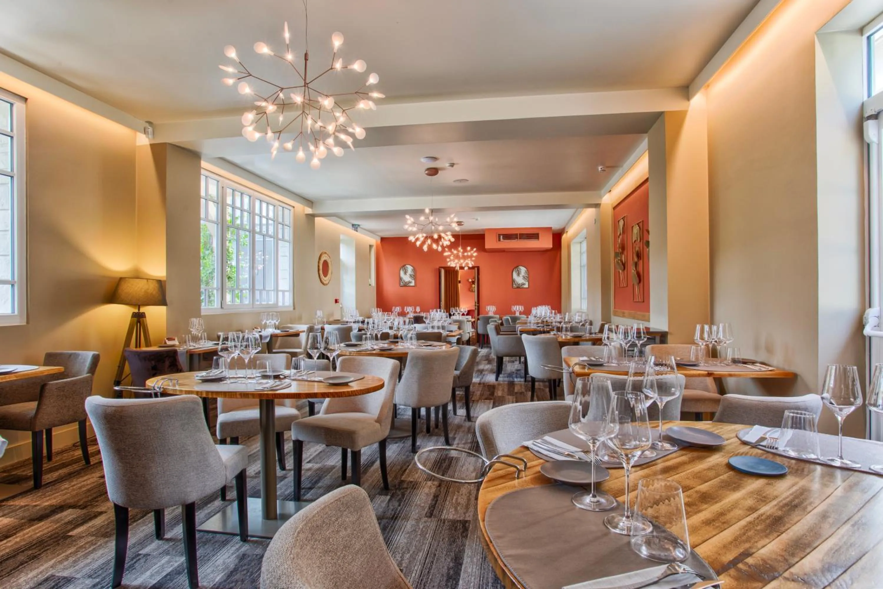 Restaurant/places to eat in Le Castel Cabourg hôtel & SPA- Restaurant La Calypso