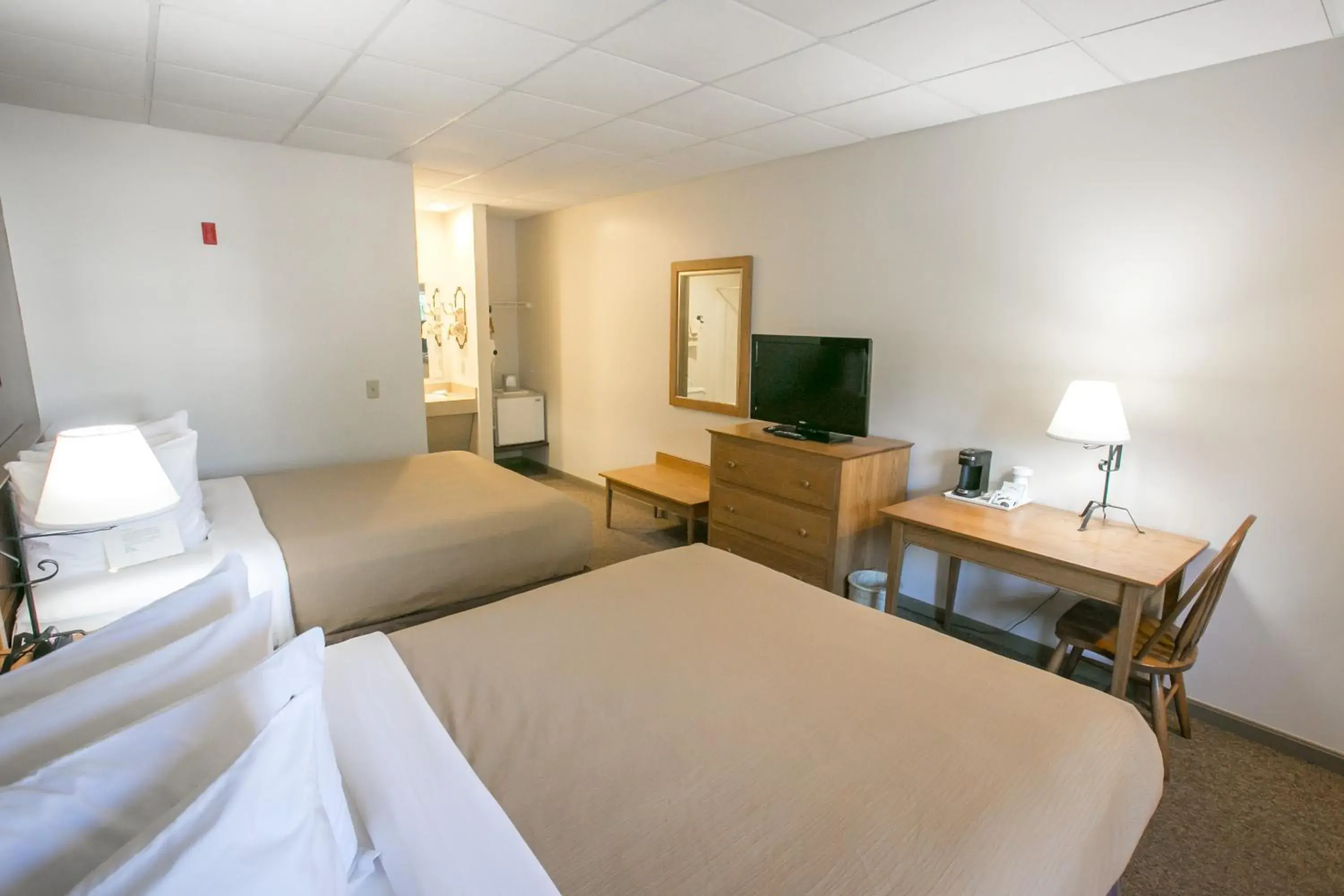 Photo of the whole room, Bed in Lodging on the Square Photo of the whole room, Bed in Lodging on the Square