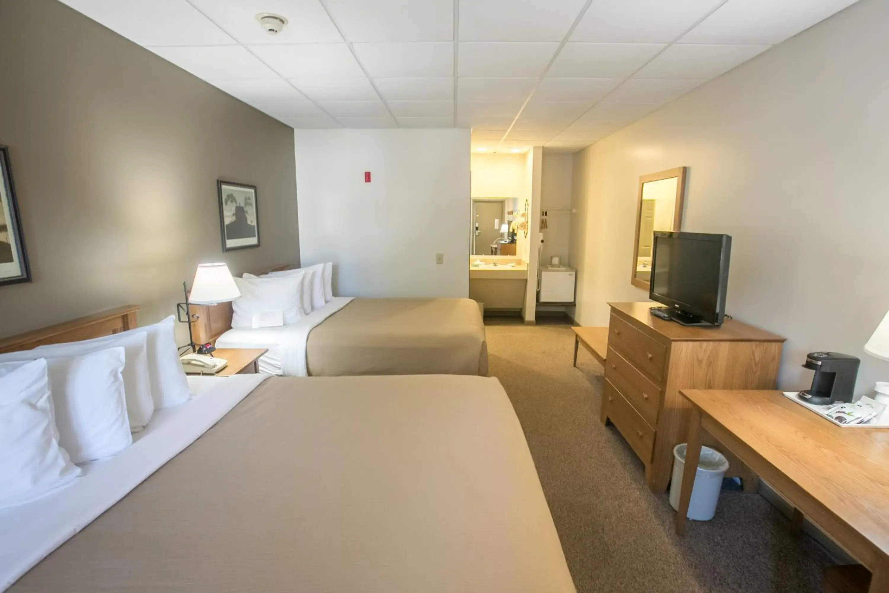 Photo of the whole room, Bed in Lodging on the Square Photo of the whole room, Bed in Lodging on the Square