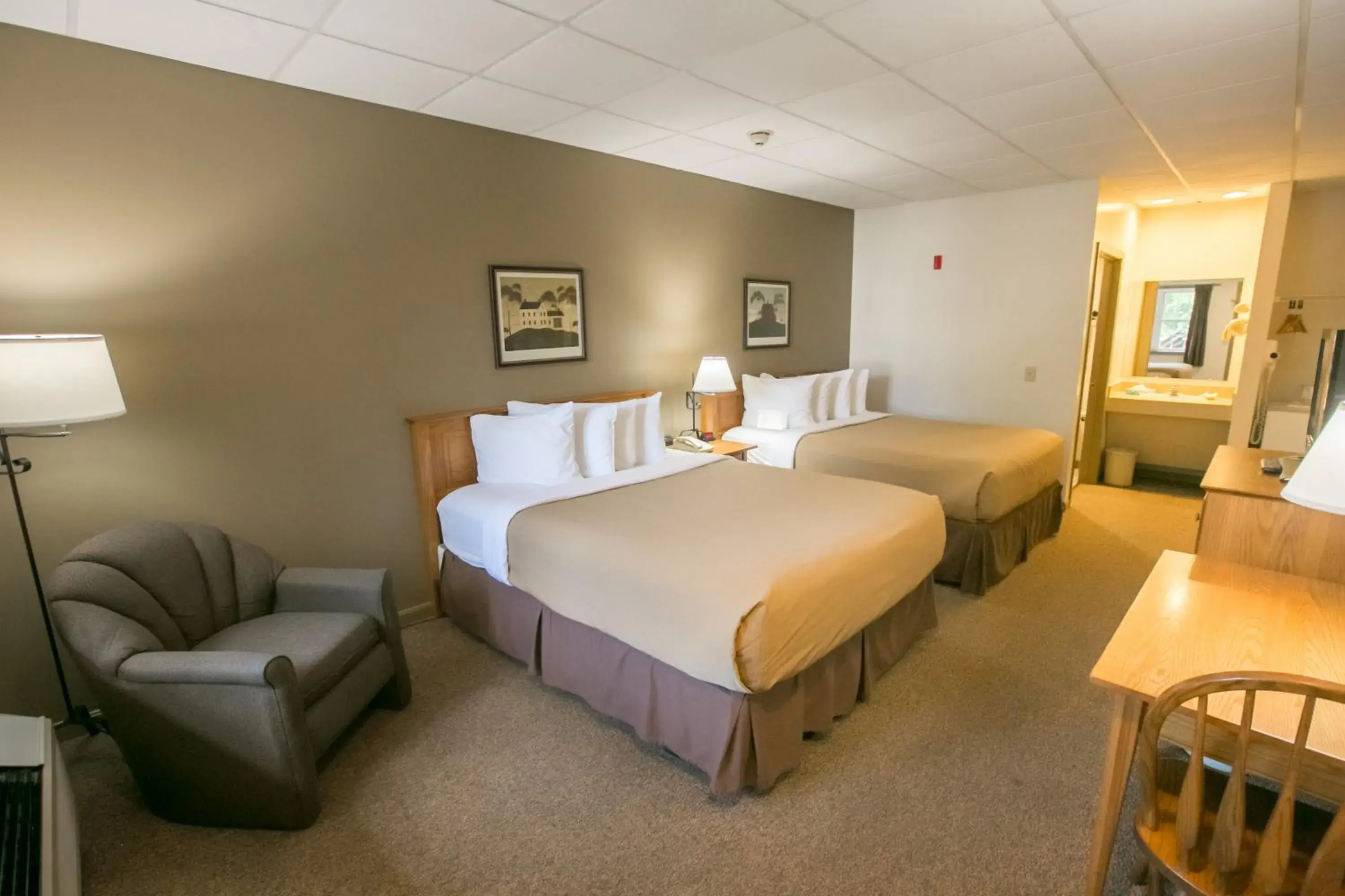 Photo of the whole room, Bed in Lodging on the Square Photo of the whole room, Bed in Lodging on the Square