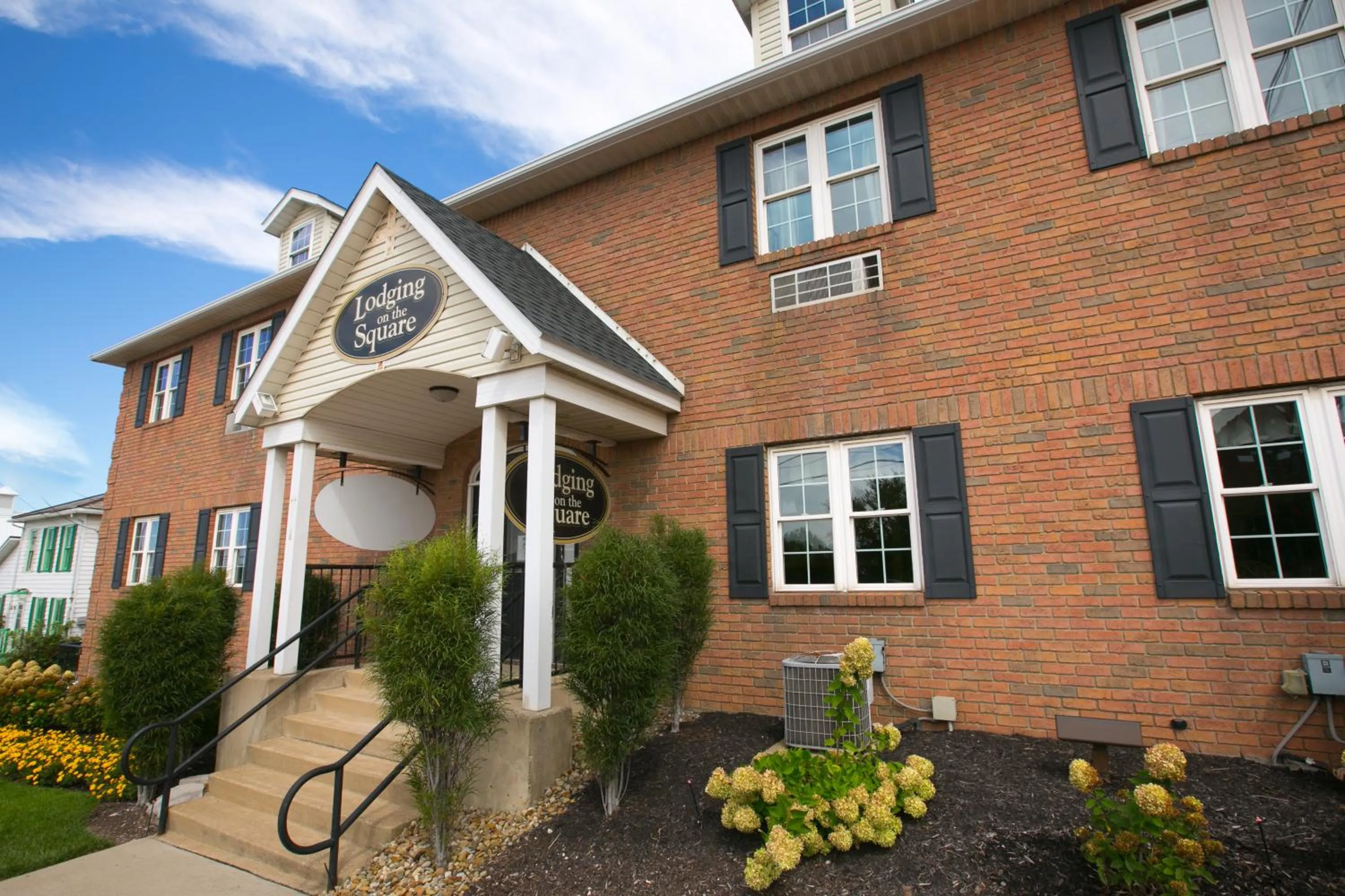 Facade/entrance in Lodging on the Square