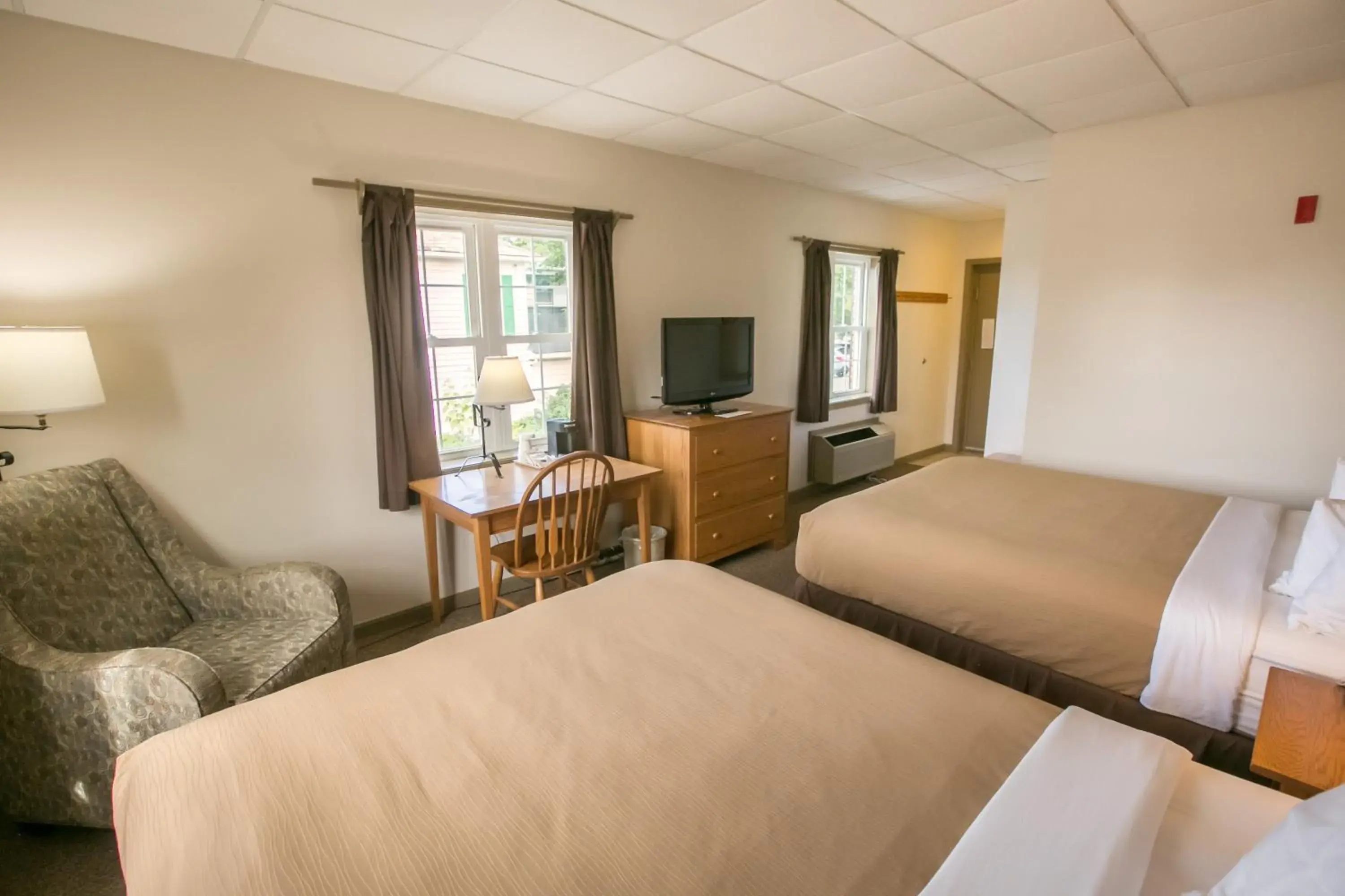 Photo of the whole room, Bed in Lodging on the Square Photo of the whole room, Bed in Lodging on the Square