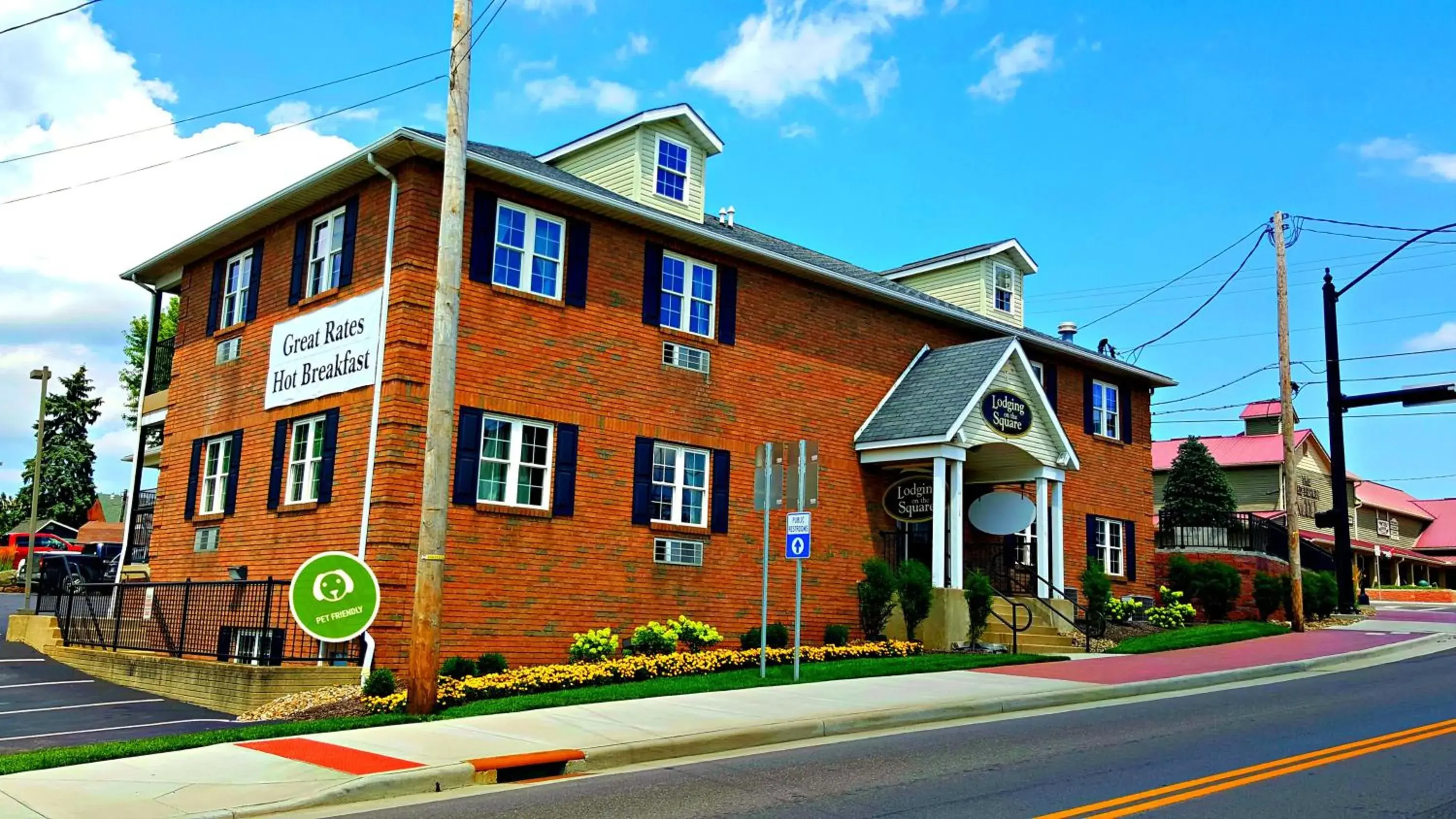 Facade/entrance in Lodging on the Square Facade/entrance in Lodging on the Square