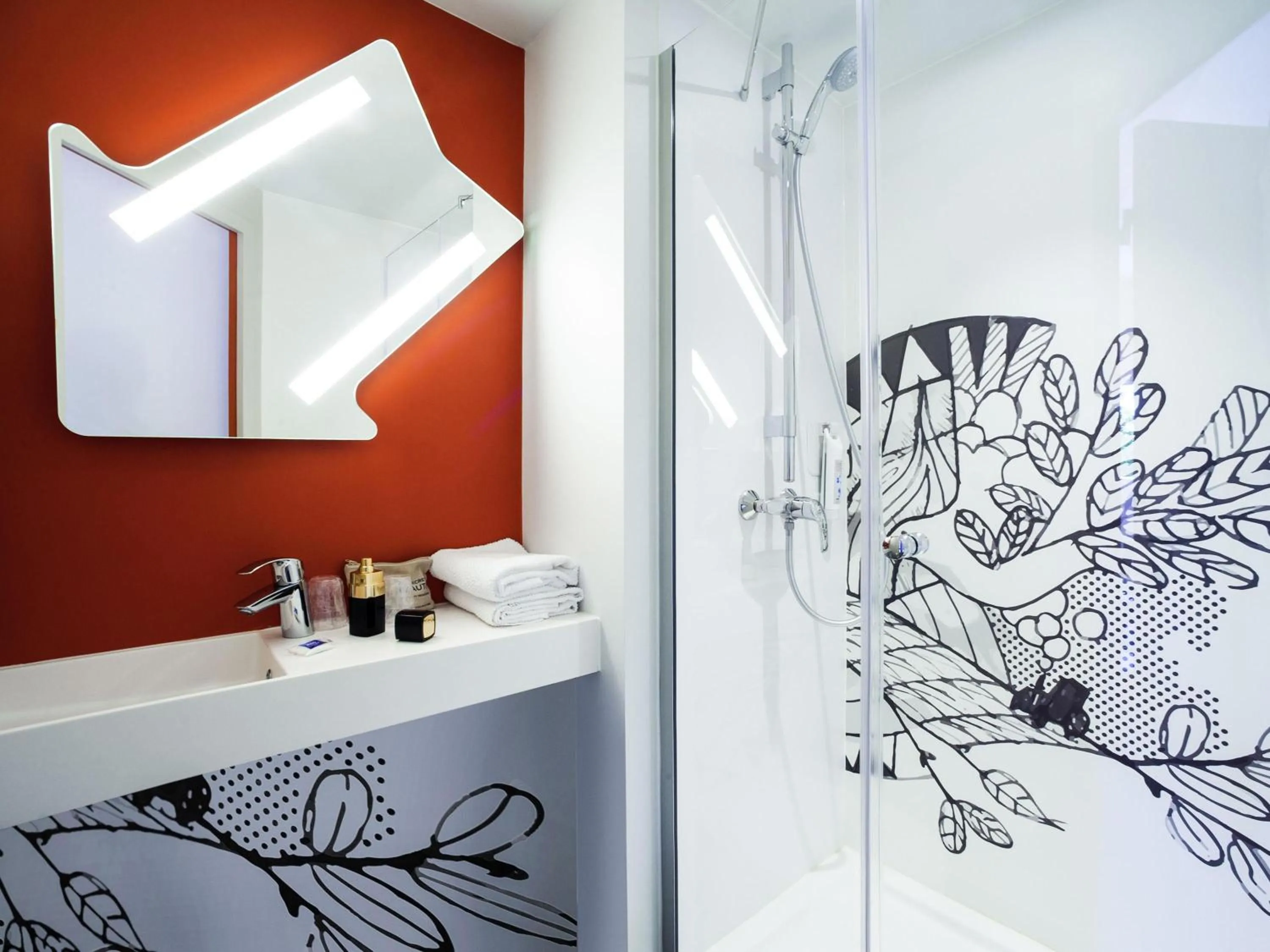 Bedroom in ibis budget Nuits Saint Georges