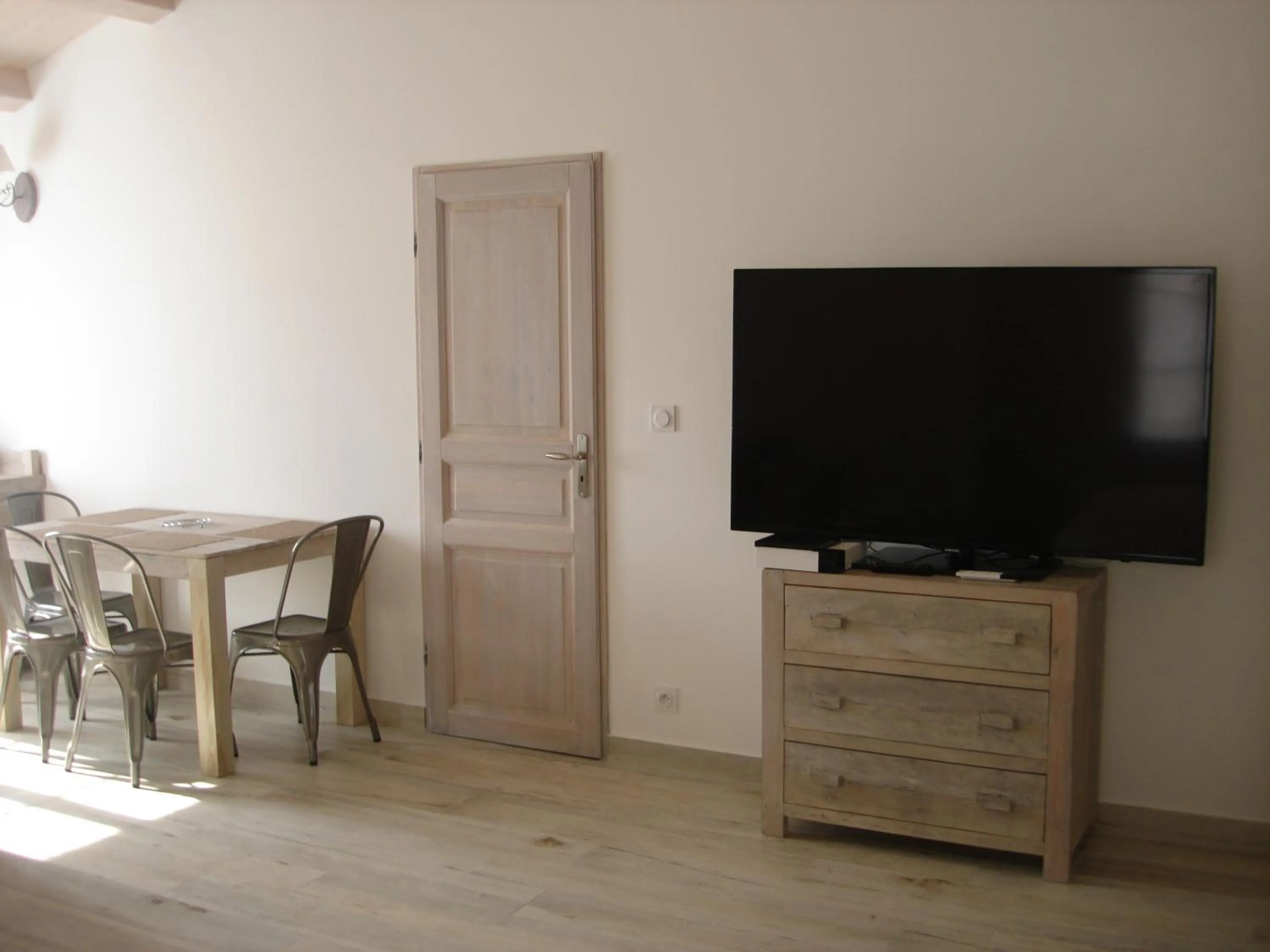 TV and multimedia in Locations Ile de Ré