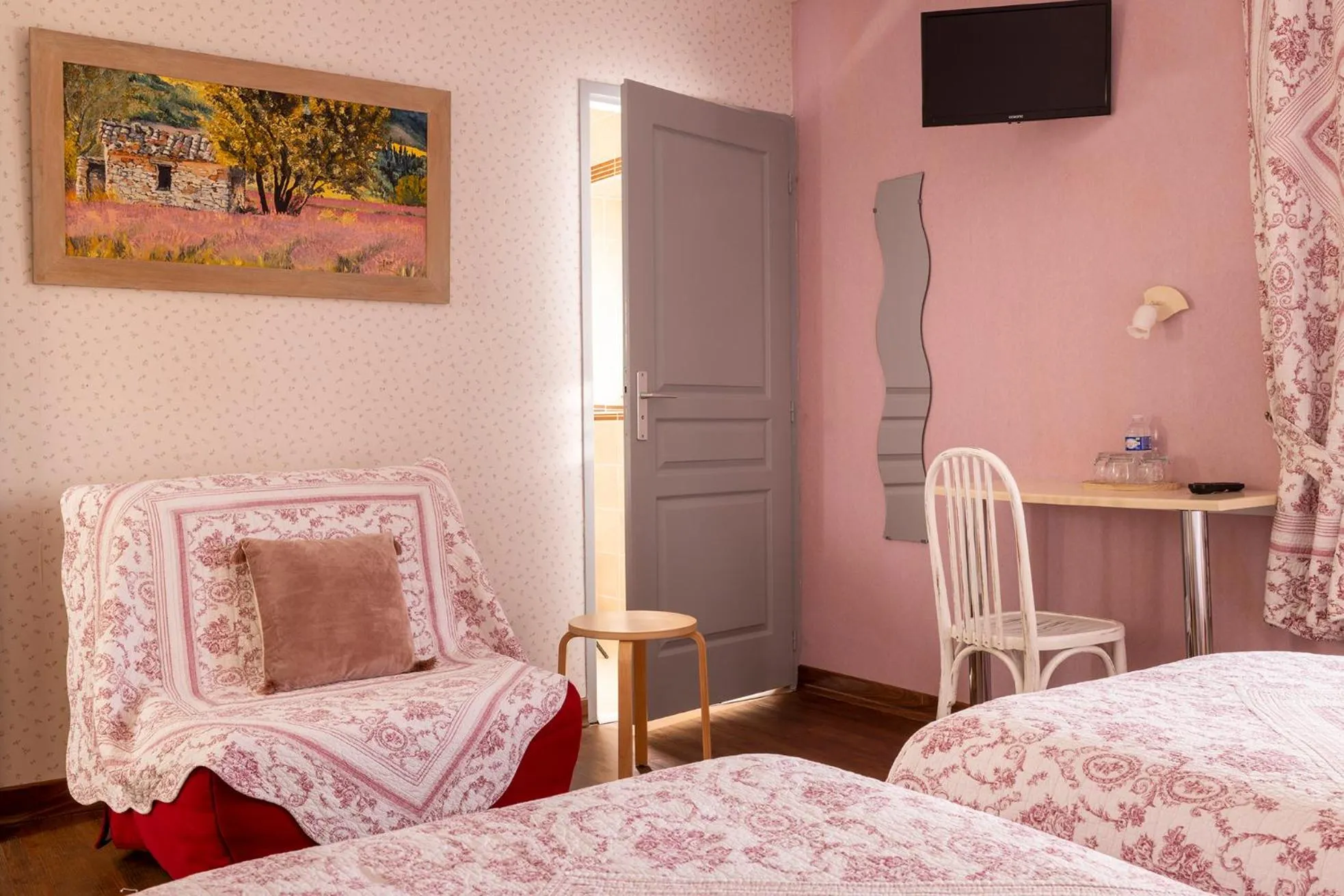 Business facilities, Bed in Hôtel de Lion sur Mer