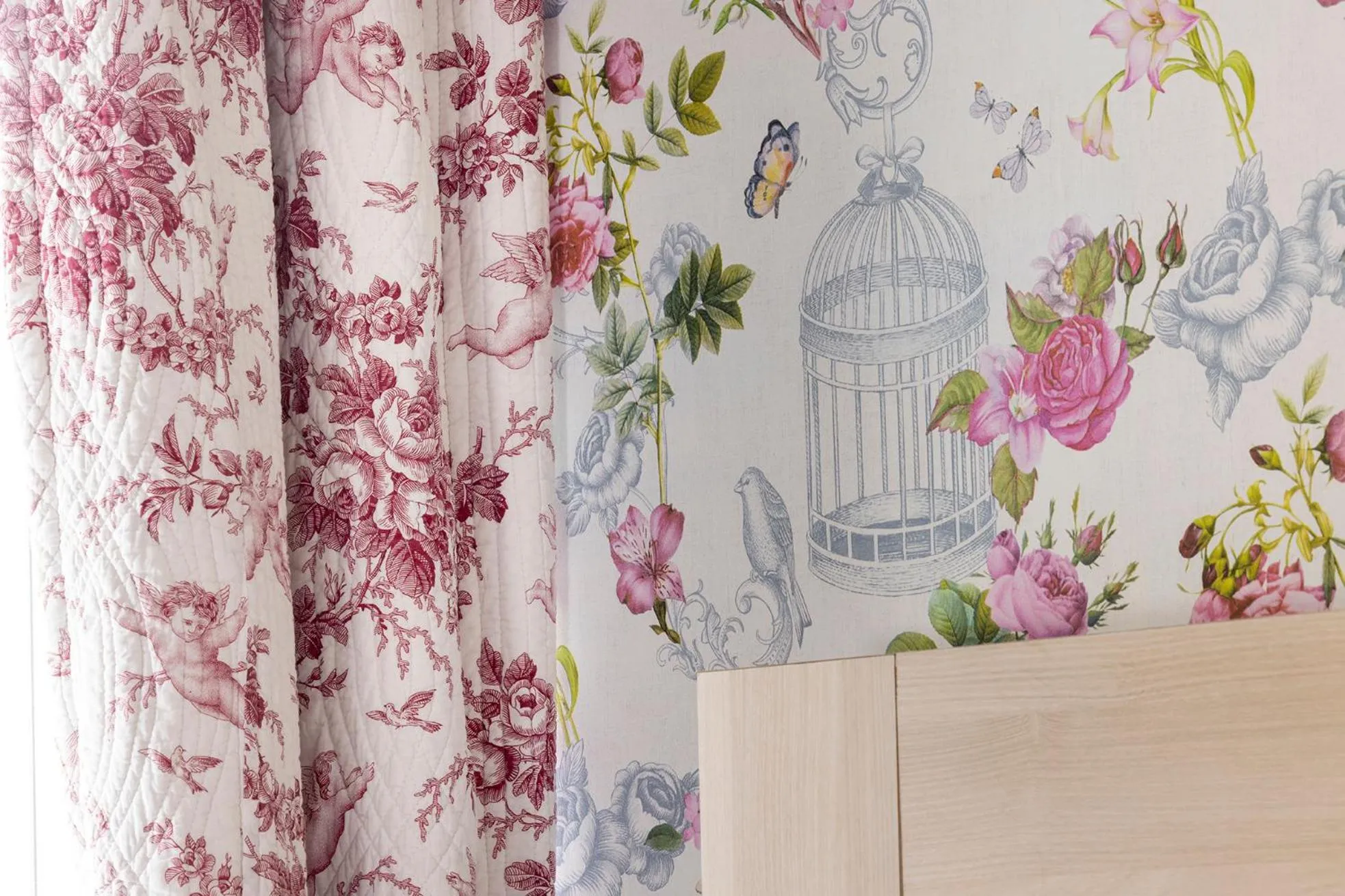 Decorative detail in Hôtel de Lion sur Mer