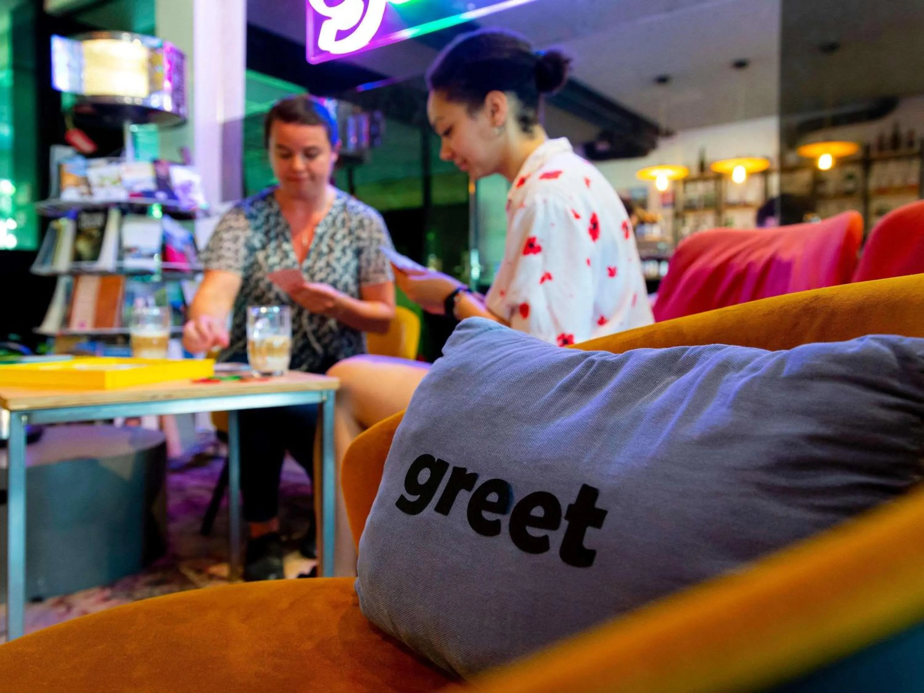 Lounge or bar in greet Hotel Beaune