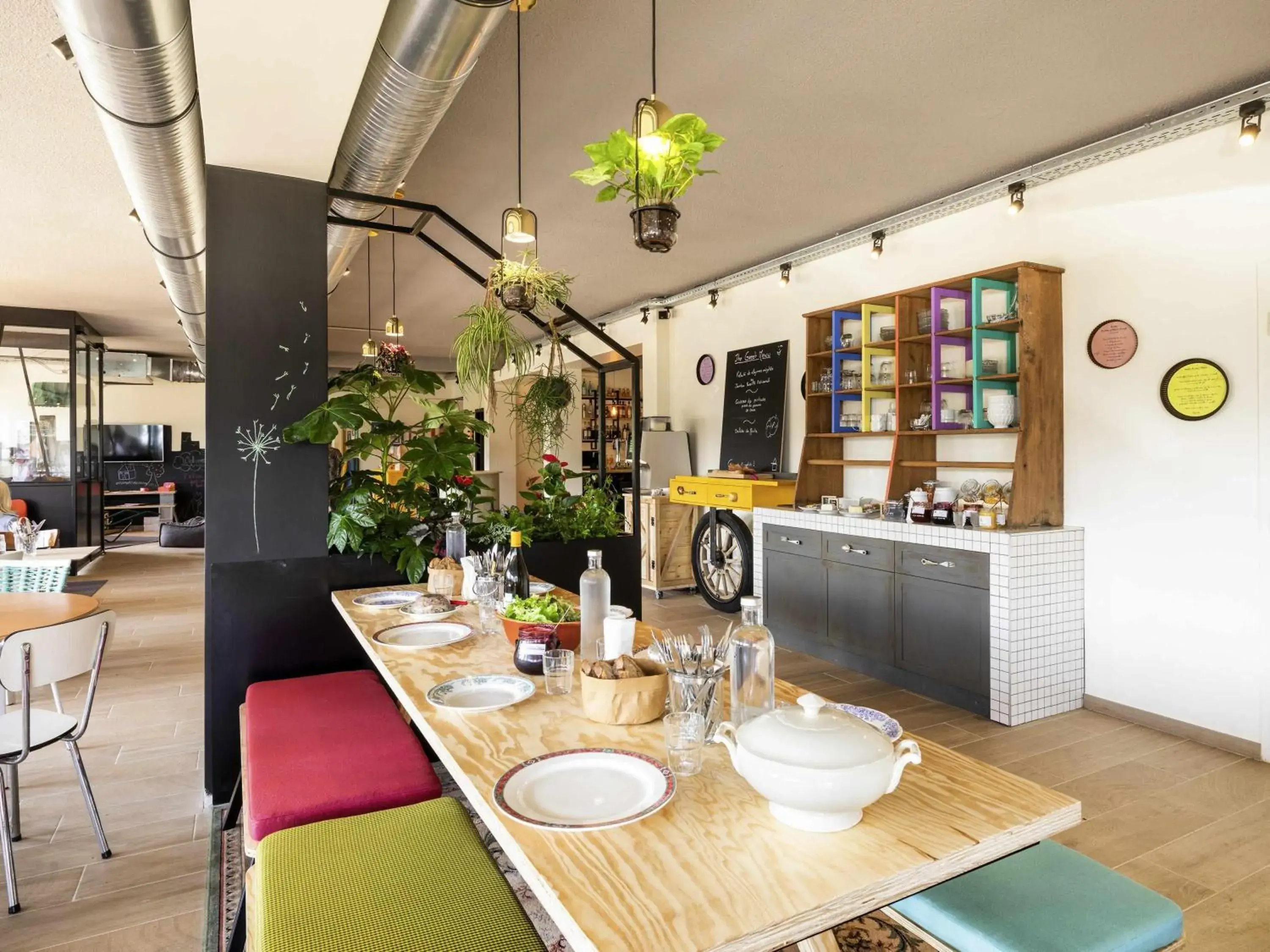 Restaurant/places to eat in greet Hotel Beaune Restaurant/places to eat in greet Hotel Beaune