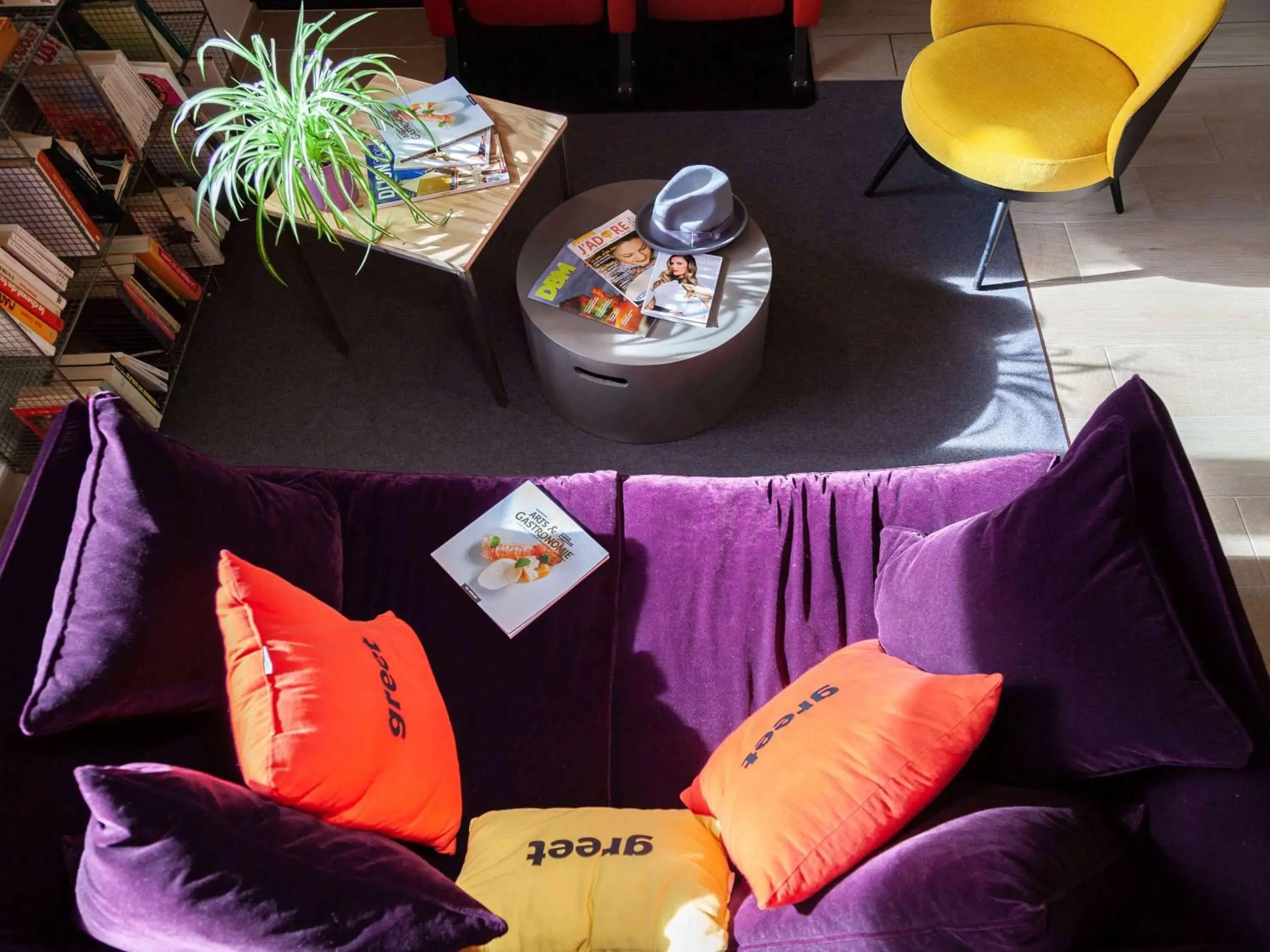 Lounge or bar in greet Hotel Beaune Lounge or bar in greet Hotel Beaune