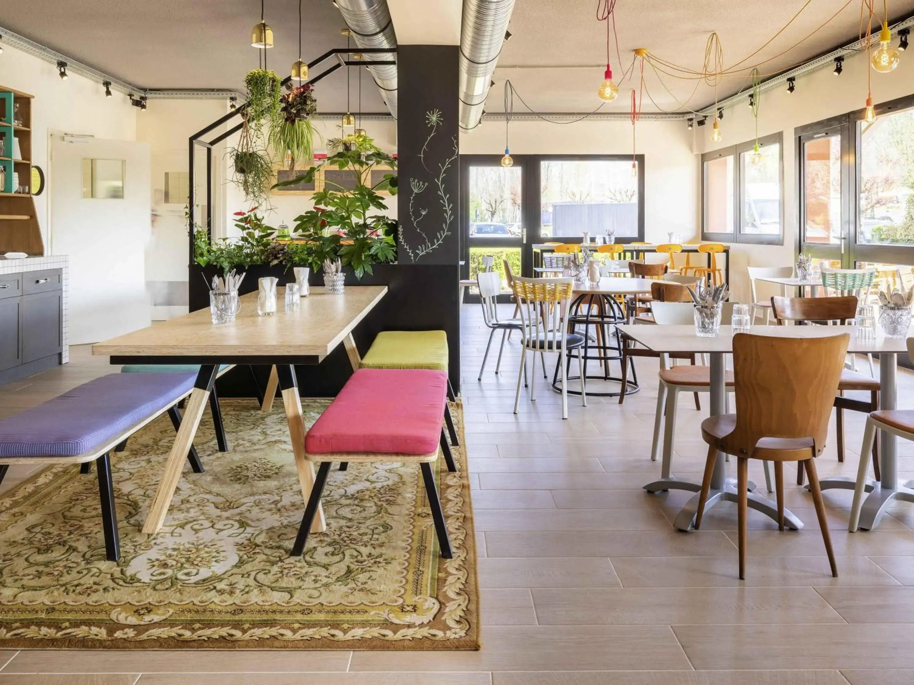 Restaurant/places to eat in greet Hotel Beaune Restaurant/places to eat in greet Hotel Beaune