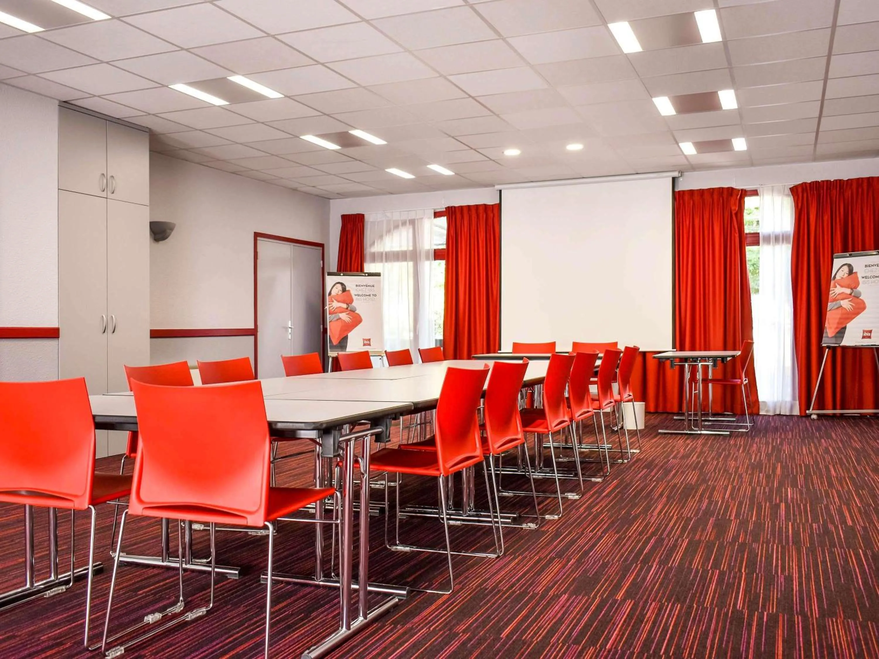 Meeting/conference room in ibis Beaune Centre